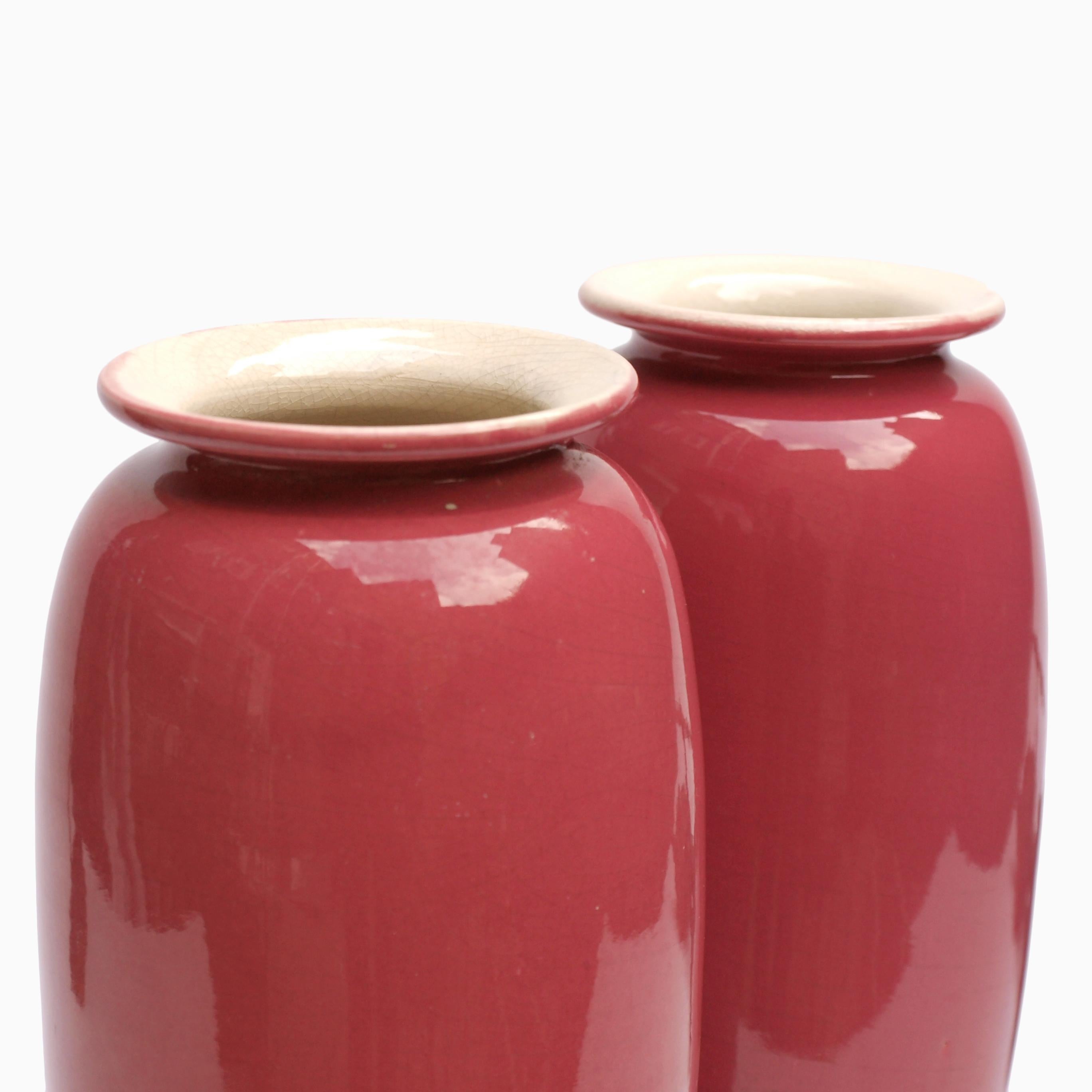Paar rosaglasierte Christopher Dresser Vasen von Ault Pottery:: 1890er Jahre (Britisch)