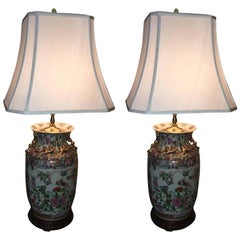 Vintage Pair of Rose Medallion Chinese Lamps with Silk Shades, 20th Century