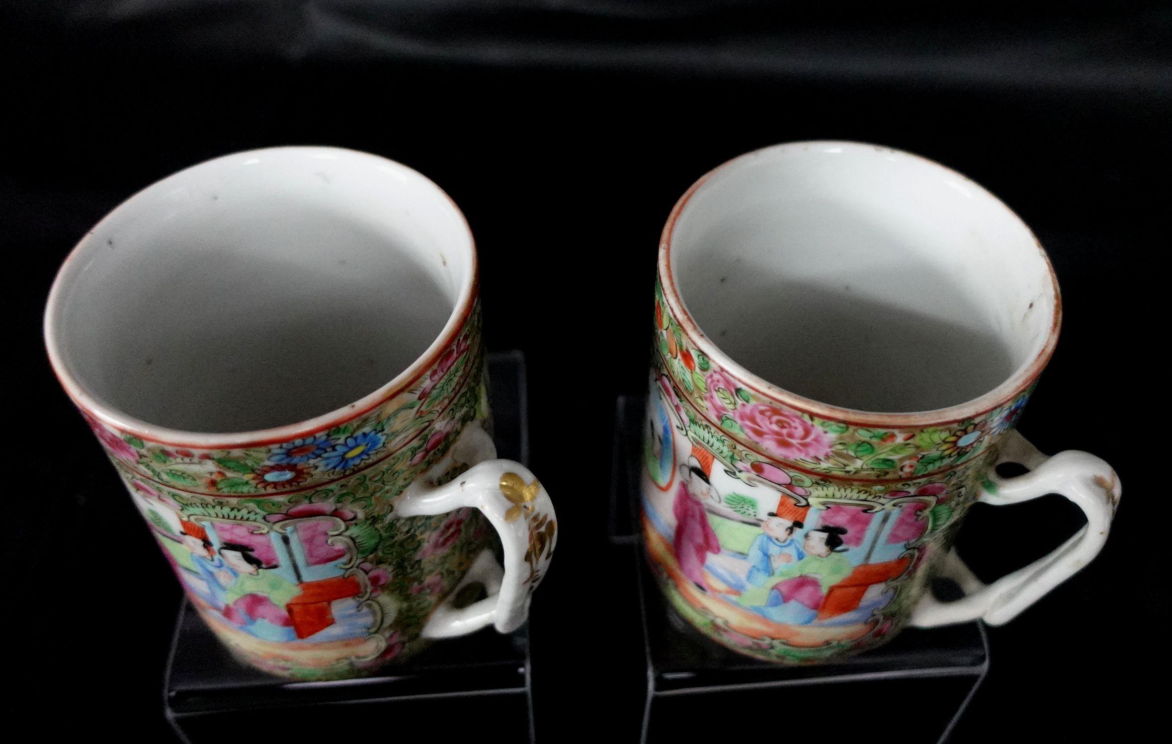 Pair of Rose Medallion Export Porcelain Mugs, China, 19th Century For Sale 1