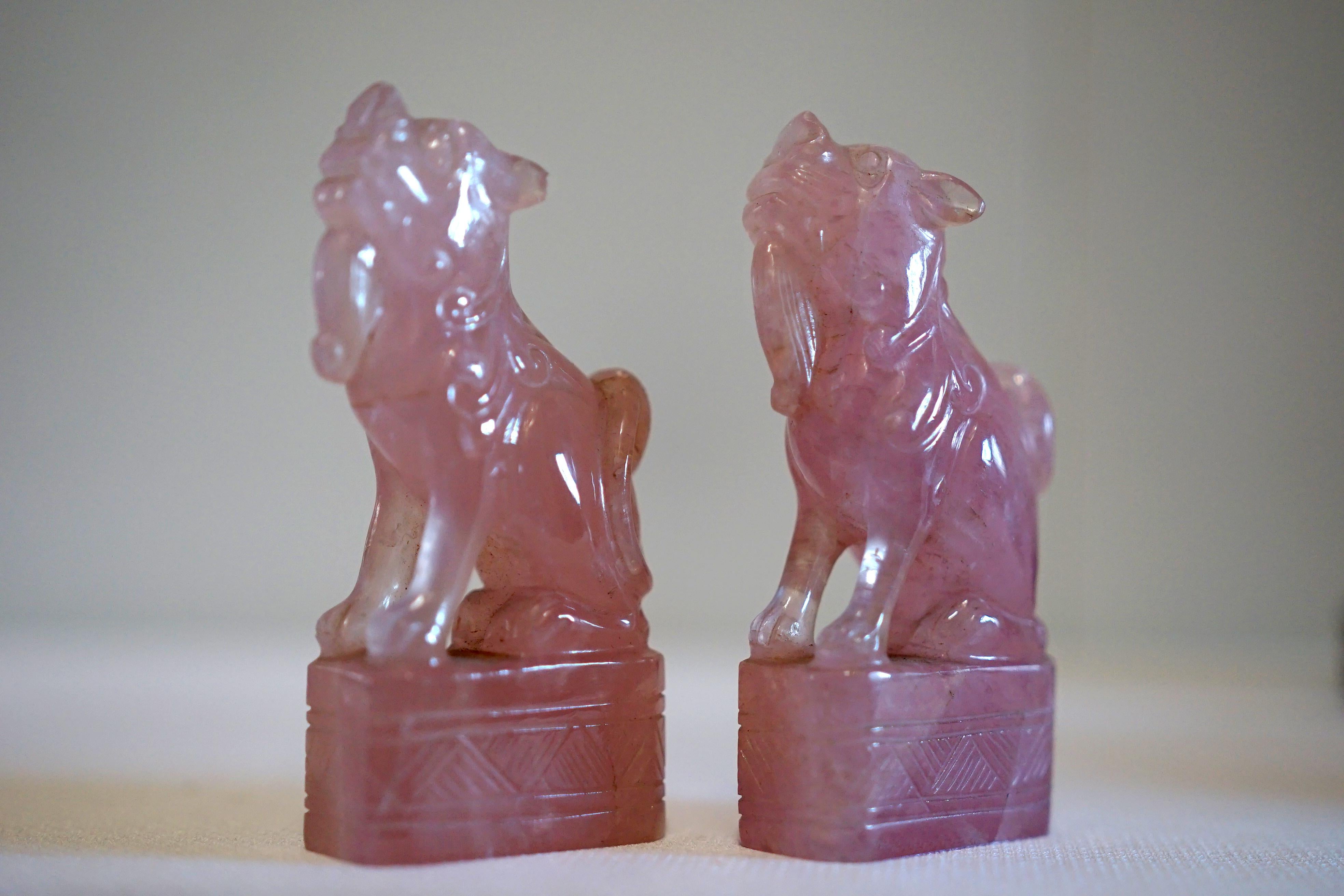 Pair of Rose Quartz Chinese Guardian Foo Dogs, Fu Lions In Good Condition For Sale In Lomita, CA