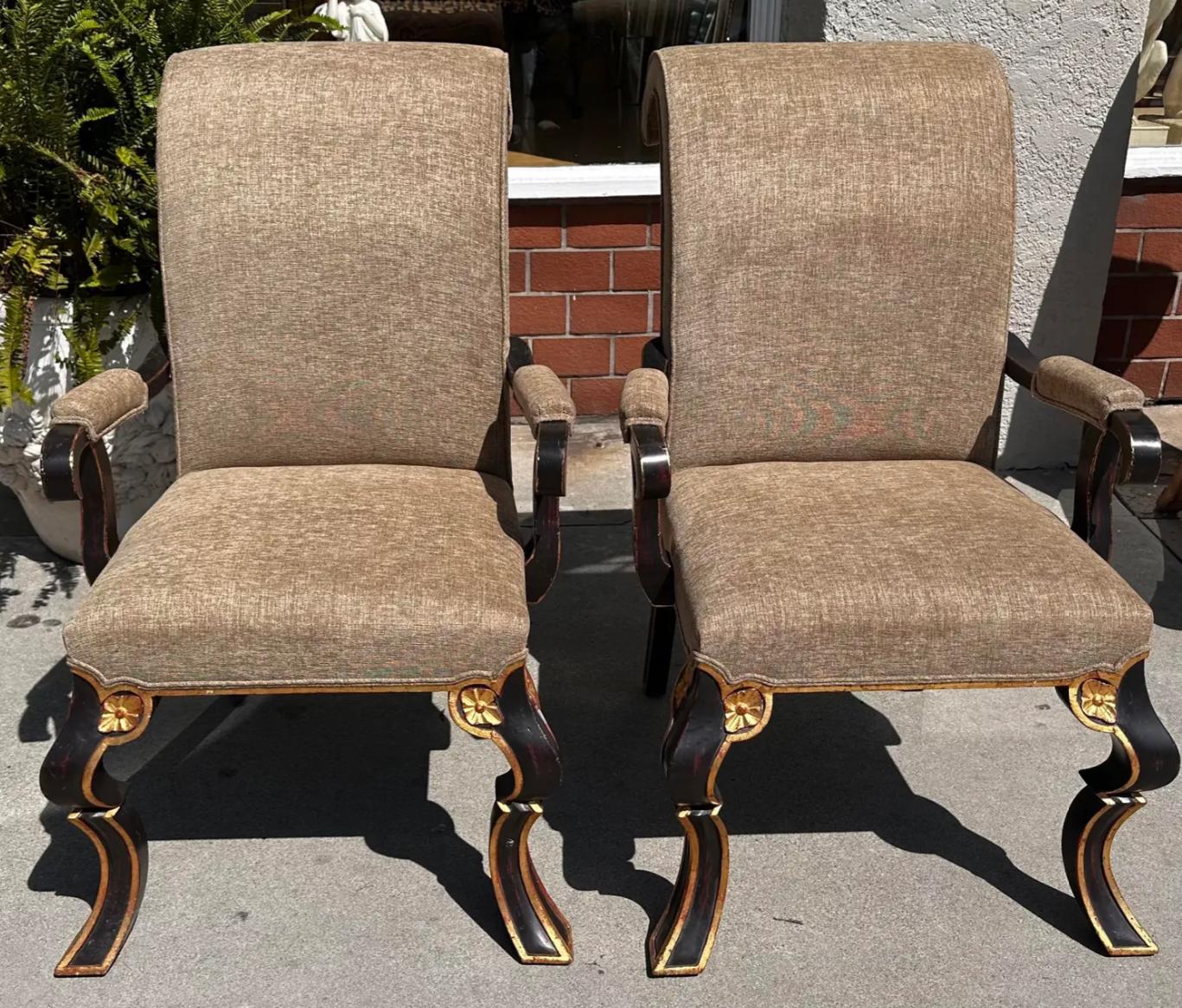Américain Paire de chaises à accoudoirs Puccini Rose Tarlow Black Chinoiserie avec dossier à volutes en vente