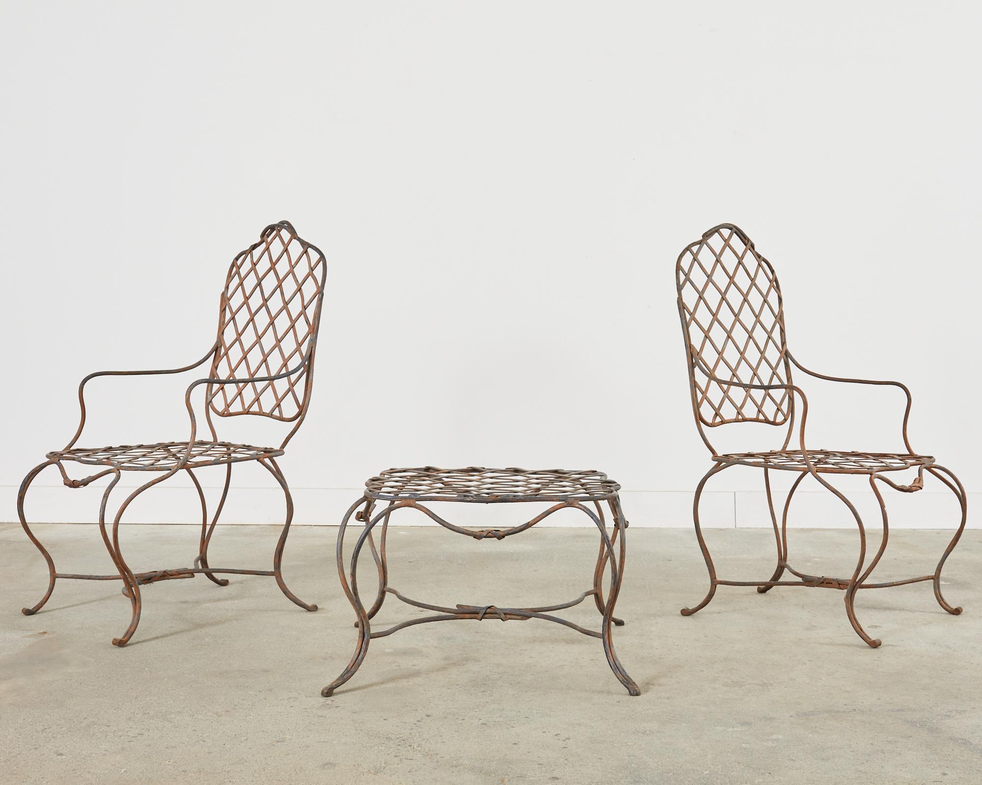 Zwei Esszimmerstühle aus Zweig-Eisen im Rosen- Tarlow-Stil mit Ottomane (Neoklassisch) im Angebot