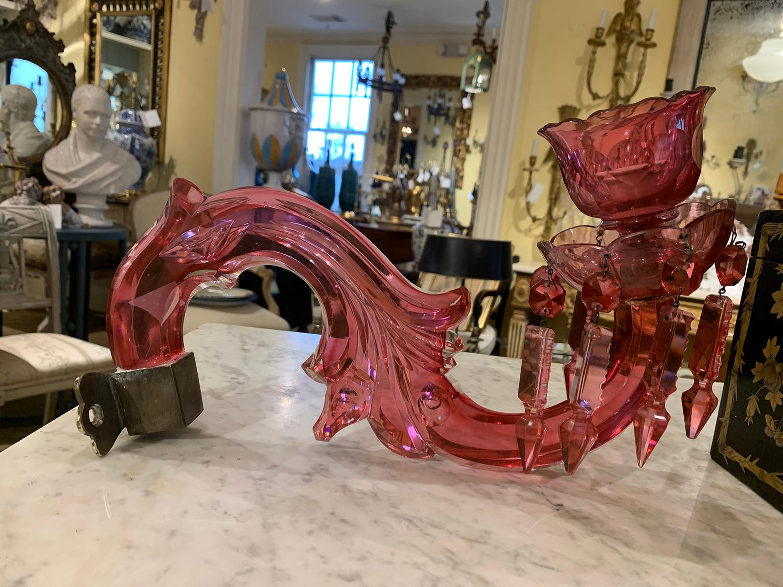 Pair of Rose Tinted Glass One-Arm Sconces with Prisms, circa 1800 In Good Condition In Atlanta, GA
