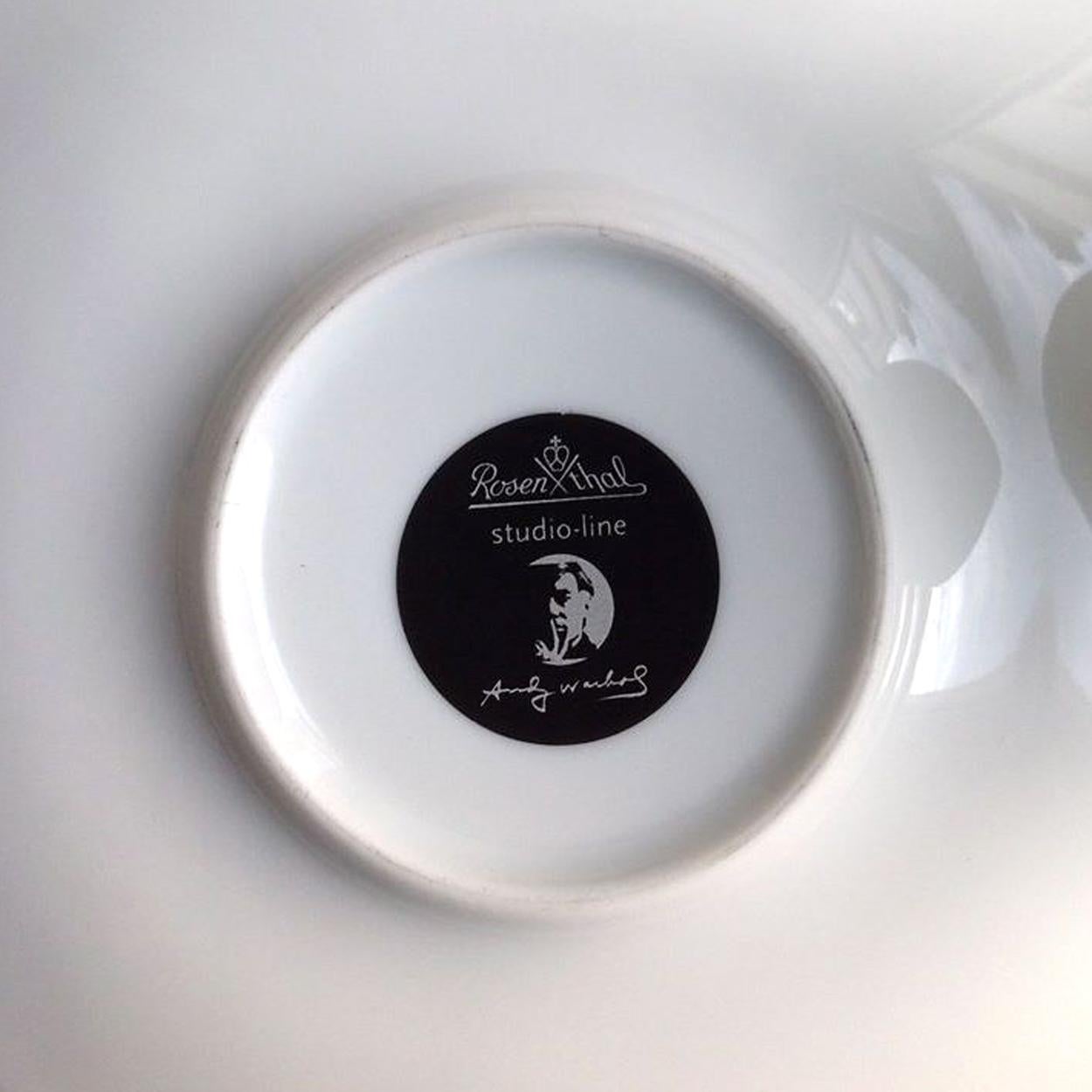 Fine XX secolo Coppia di tazze e piattini per latte macchiato di Andy Warhol 