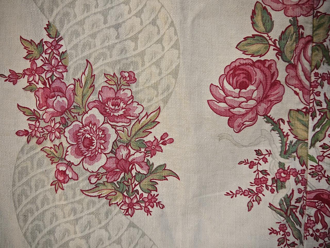 Pair of Roses and Columns Cotton Curtains French, Late 19th Century In Good Condition In London, GB