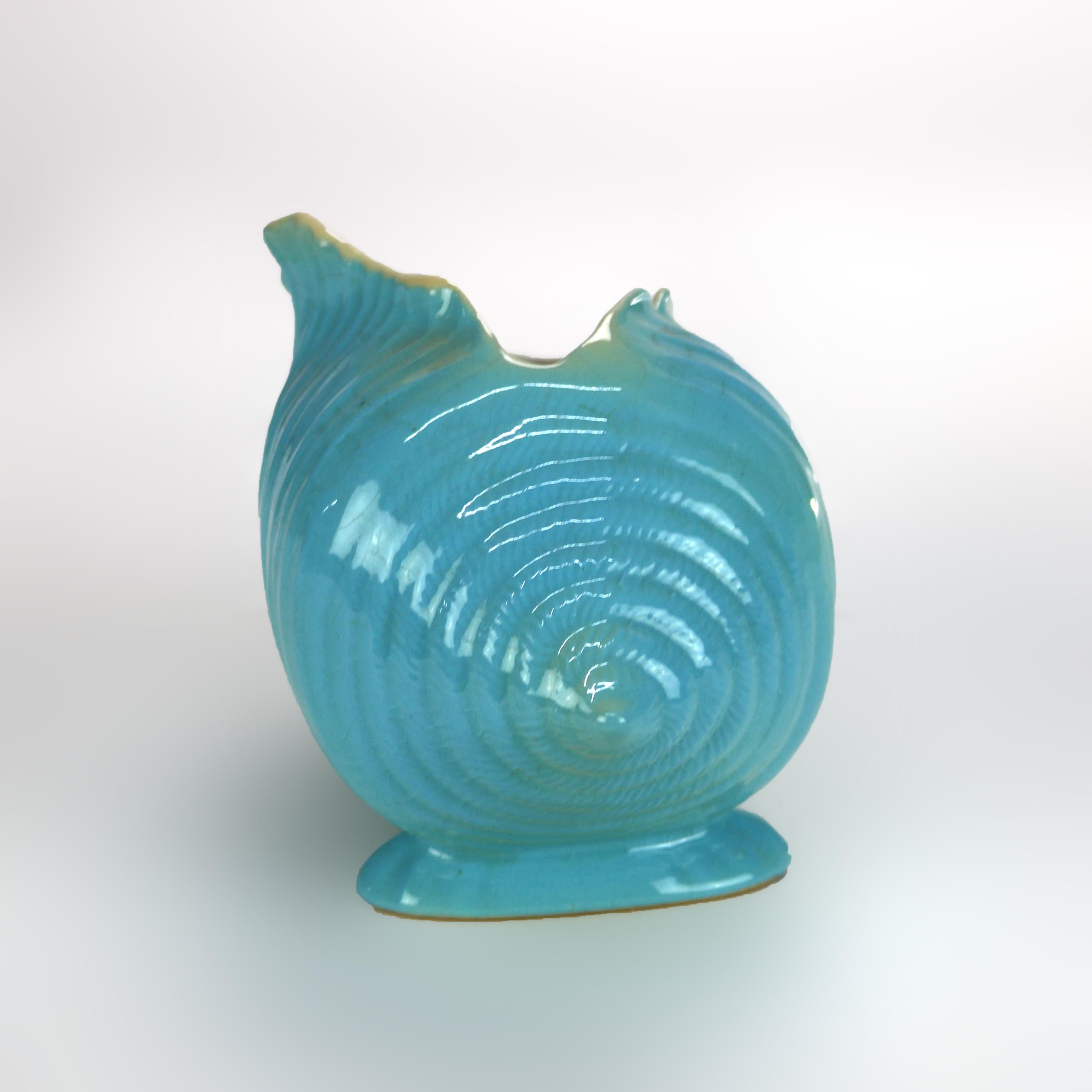 Coppia di Roseville Art Pottery conchiglie smaltate della metà del XX secolo in vendita 2