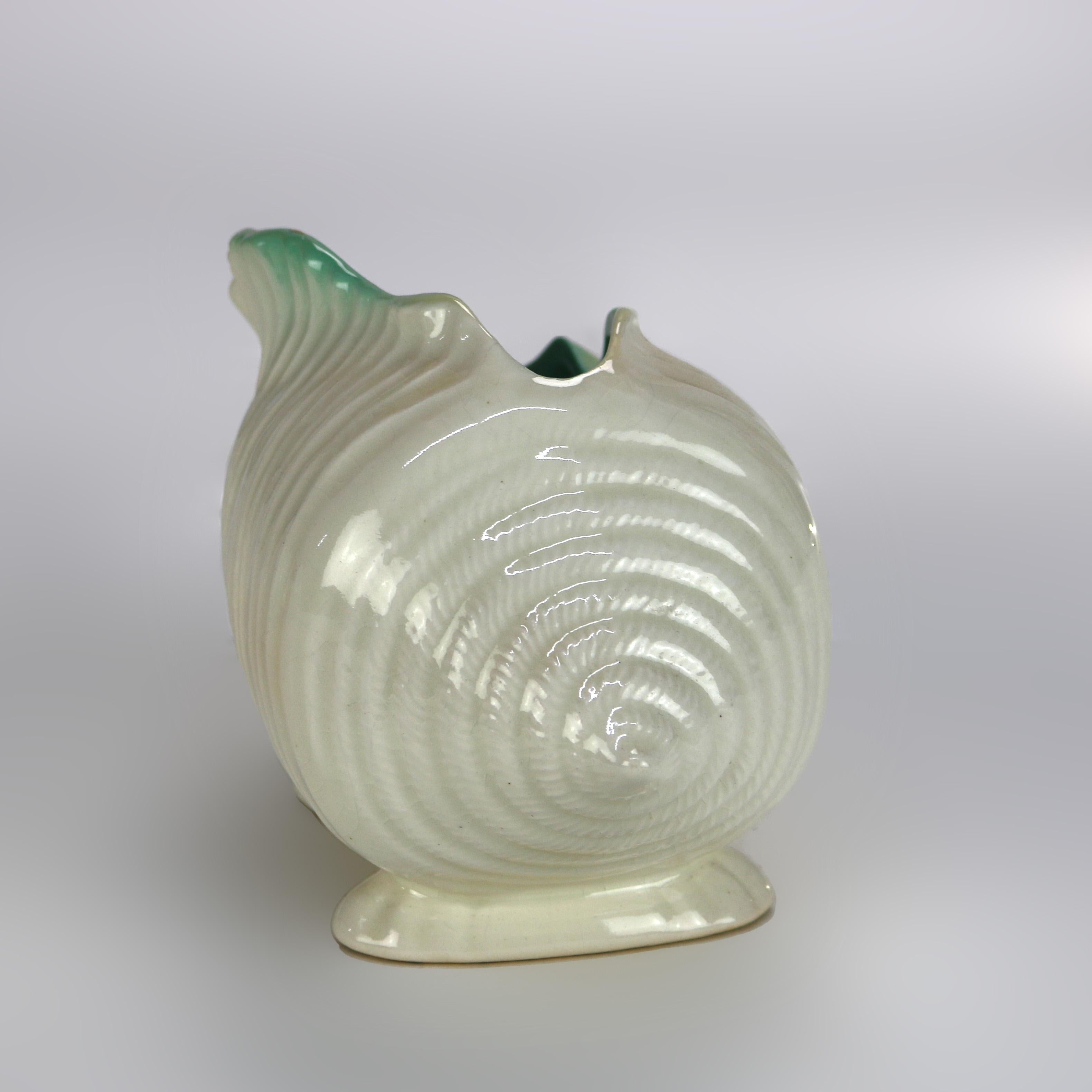Coppia di Roseville Art Pottery conchiglie smaltate della metà del XX secolo in vendita 5