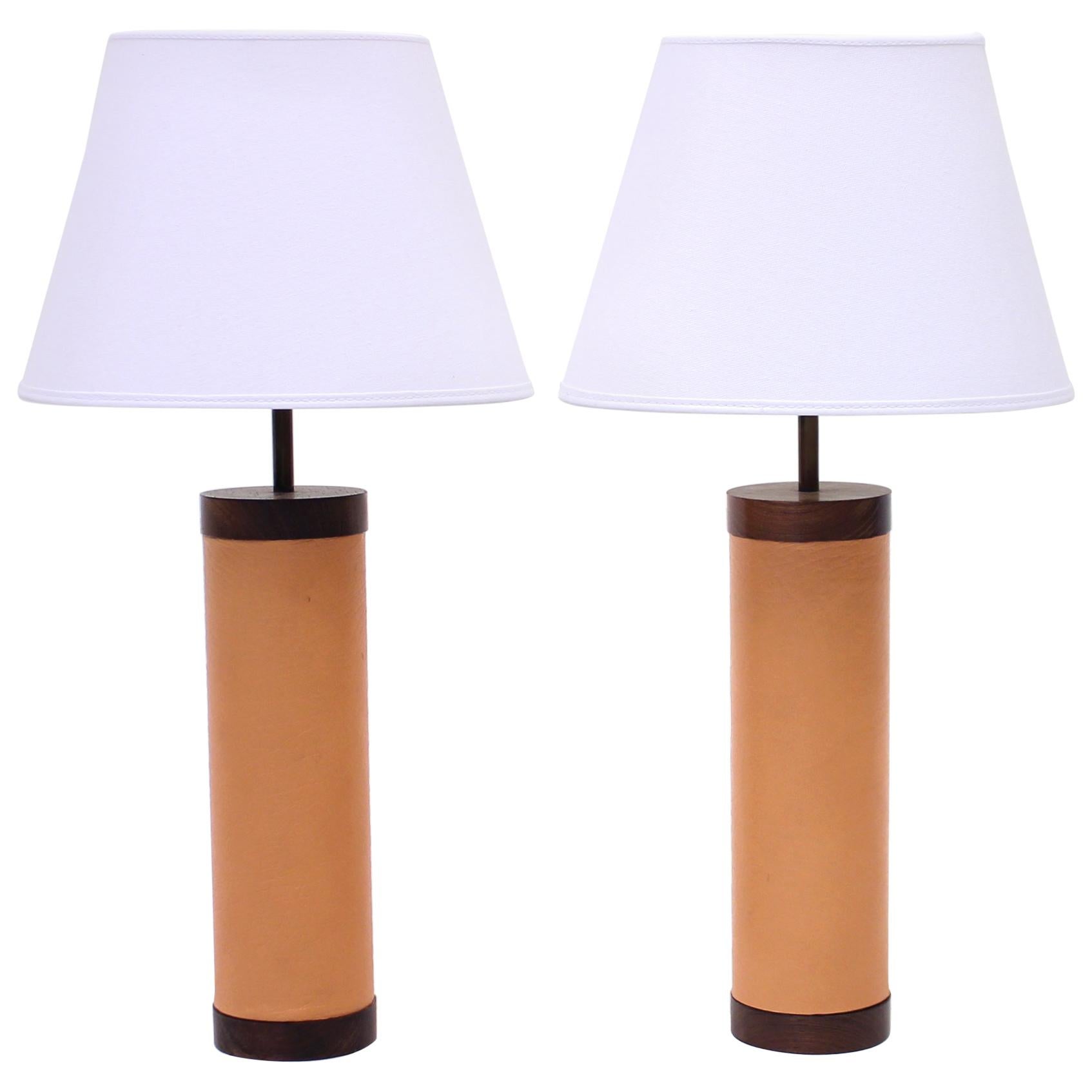 Paire de lampes de bureau en bois de rose et cuir, attribuées à Bergboms, années 1960 en vente