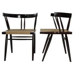 Paire de chaises en palissandre et à assise en corde conçues par George Nakashima