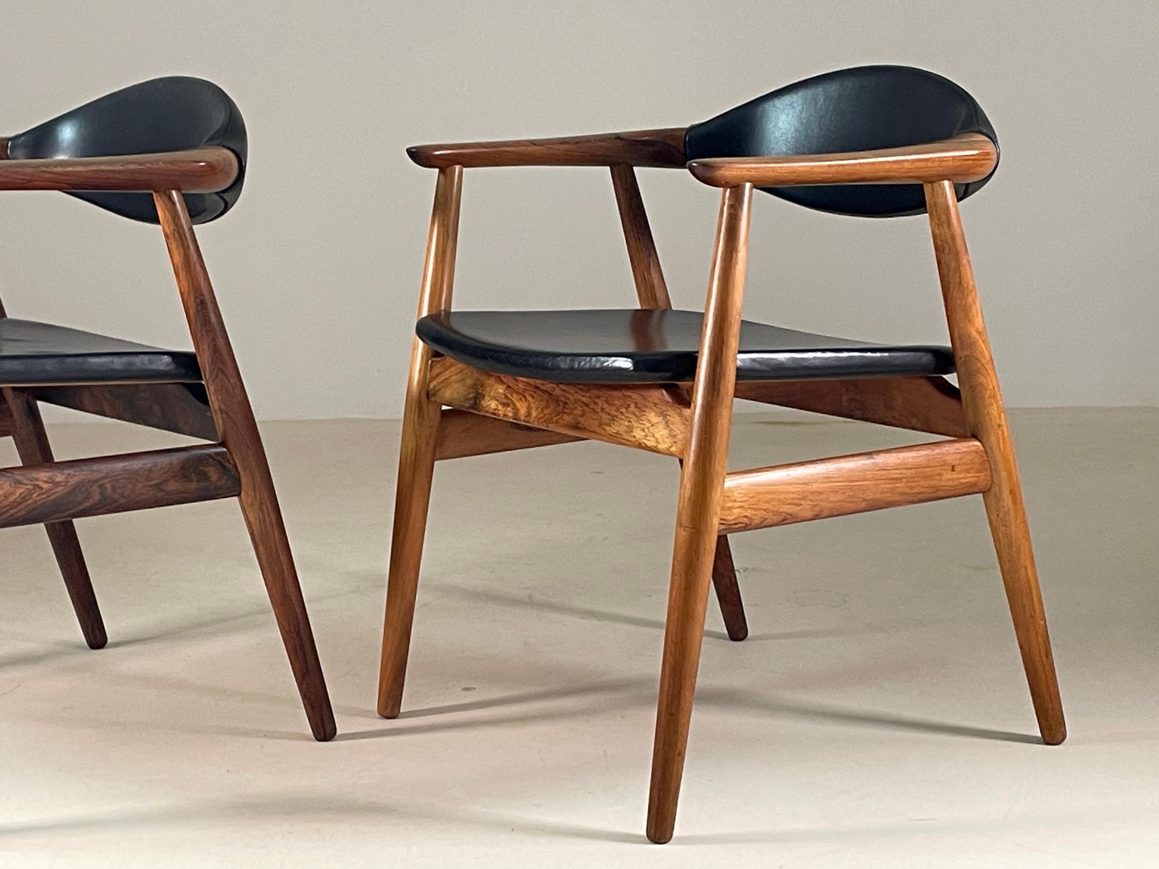 Pair of rosewood armchairs by Erik Kirkegaard for Glostrup, Denmark In Good Condition For Sale In GRENOBLE, FR