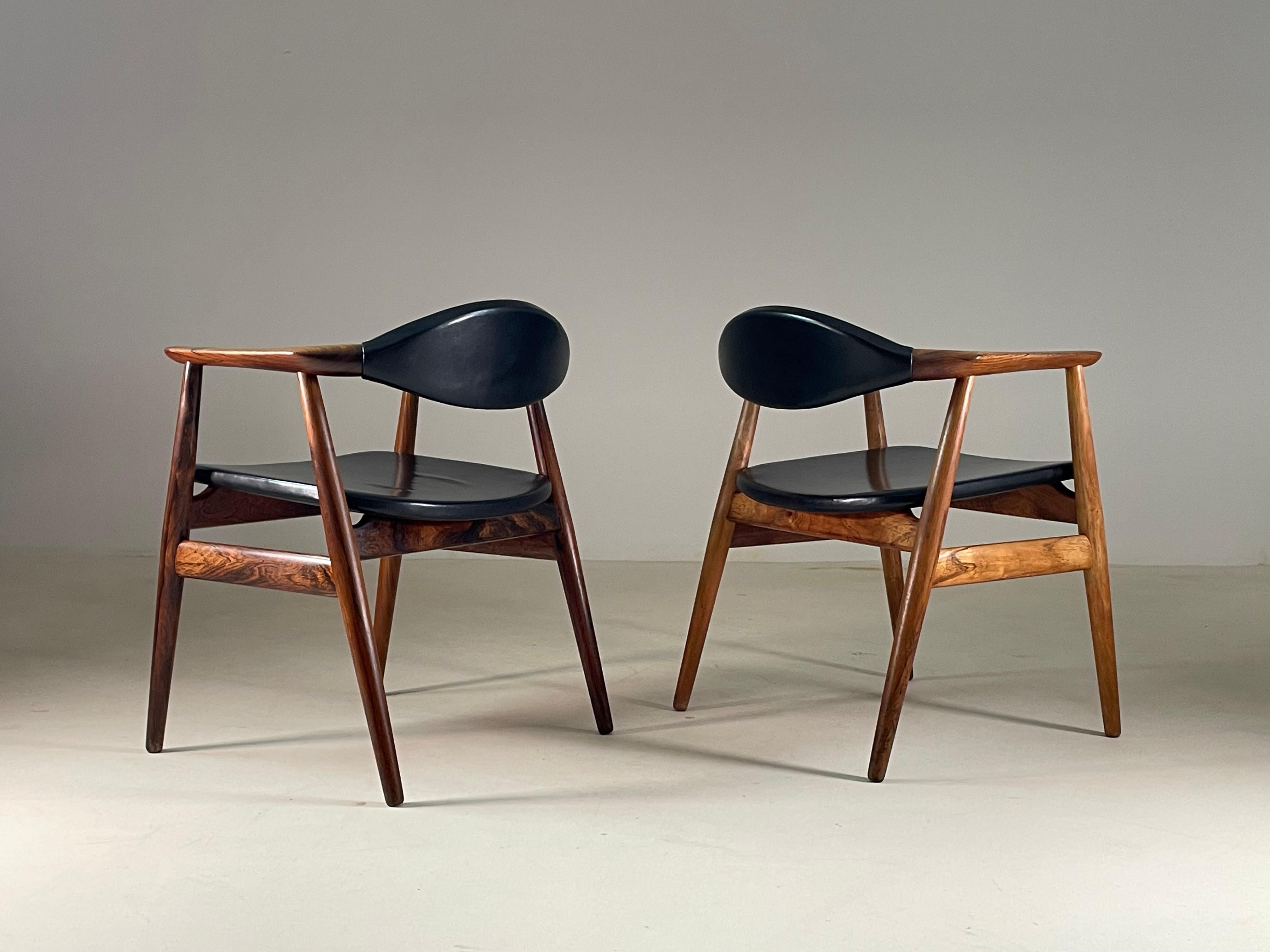 Leather Pair of rosewood armchairs by Erik Kirkegaard for Glostrup, Denmark For Sale