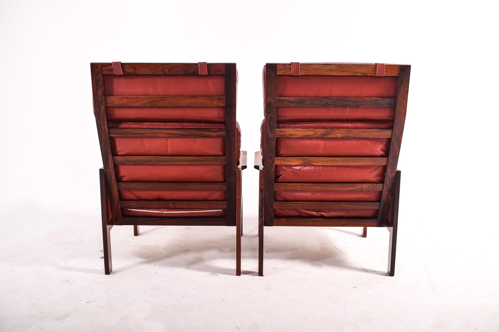 Pair of Rosewood Capella 'High Back' Armchairs by Illum Wikkelso for Eilersen In Good Condition In Lisboa, Lisboa