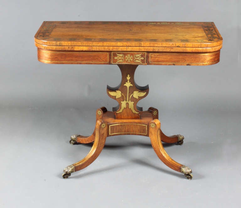 Britannique Paire de tables à cartes en bois de rose, vers 1820 en vente