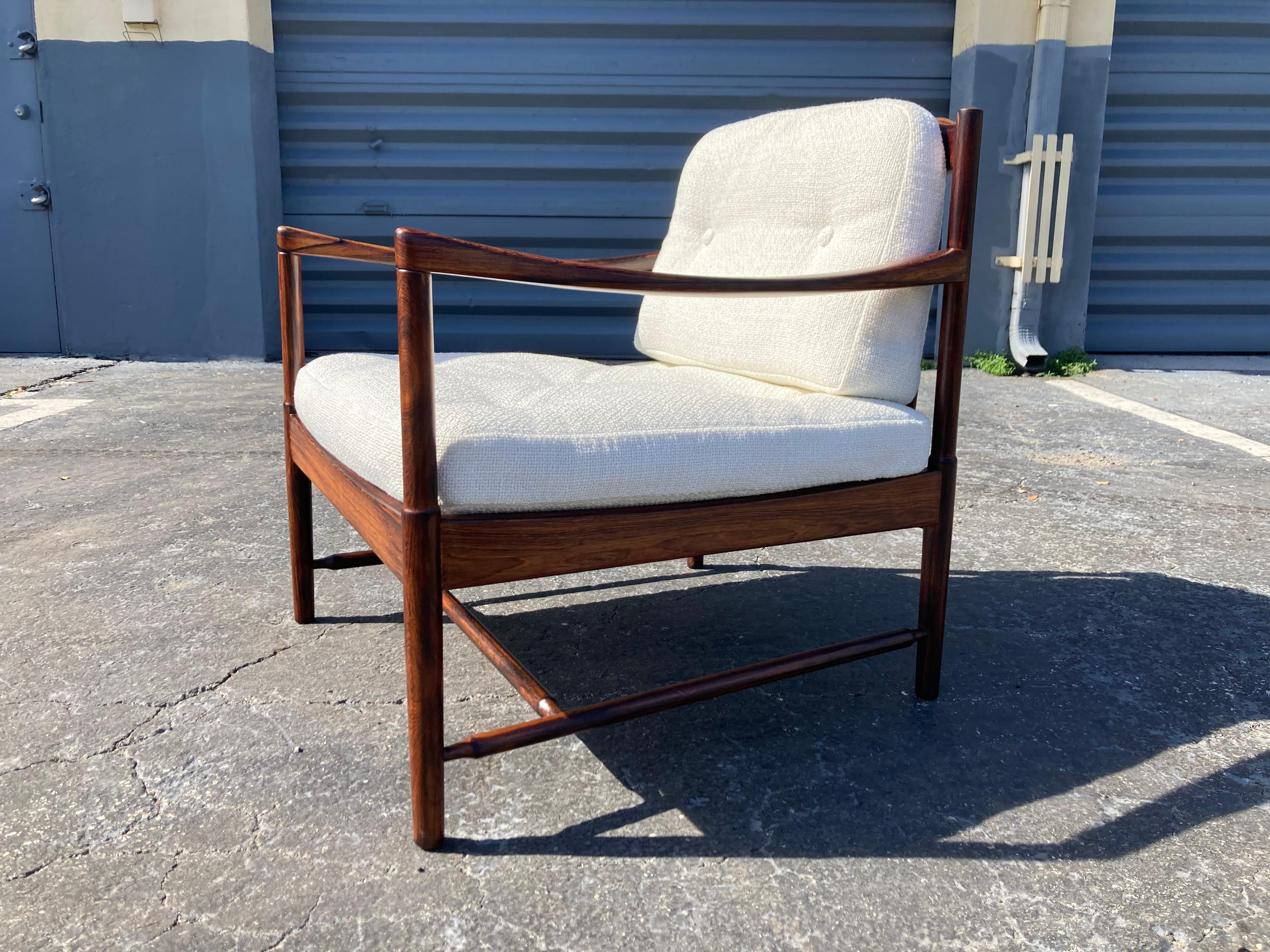 Pair of Rosewood Lounge Chairs Attributed to Kofod Larsen, Danish Modern For Sale 4