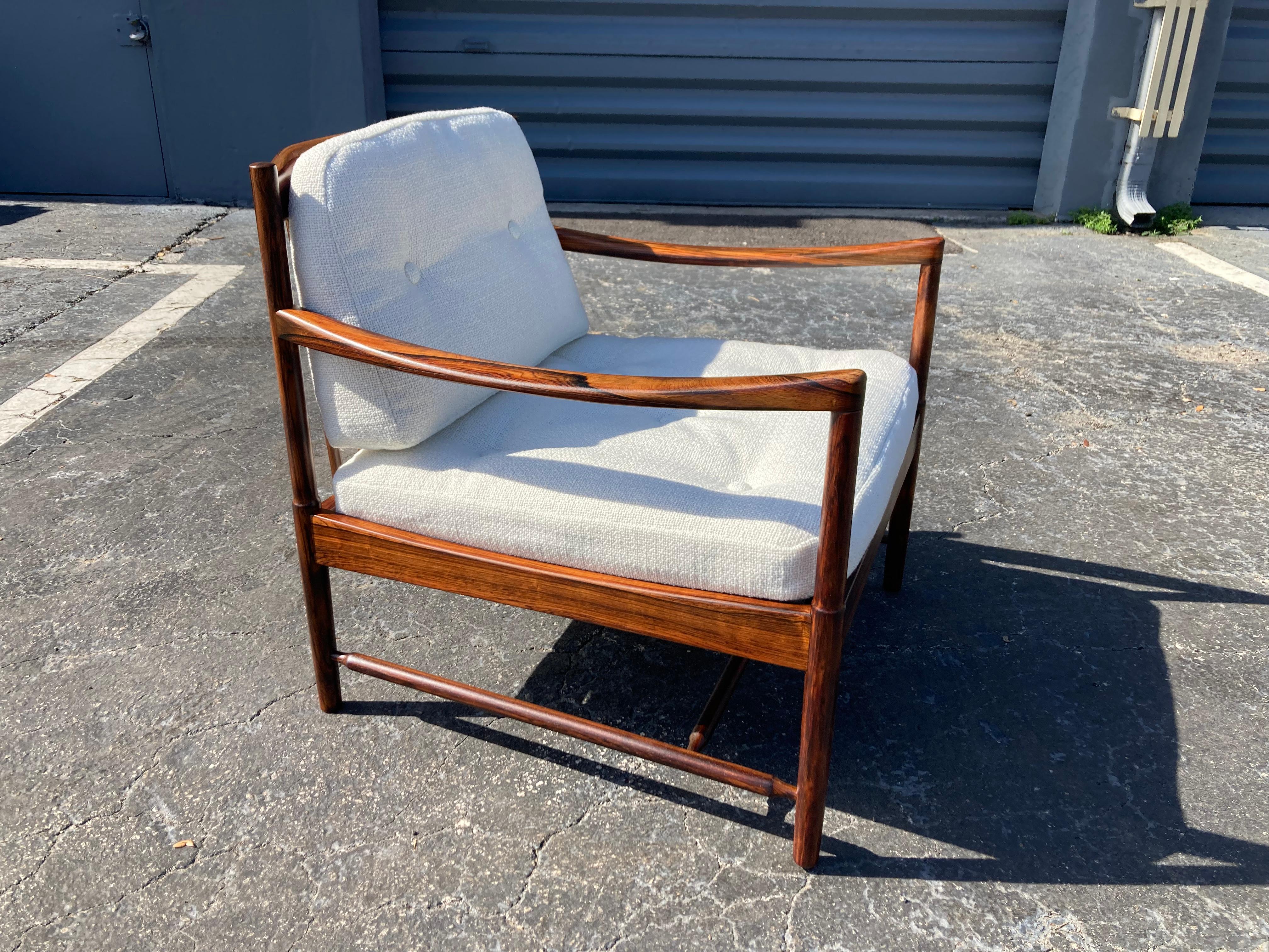 Pair of Rosewood Lounge Chairs Attributed to Kofod Larsen, Danish Modern For Sale 12