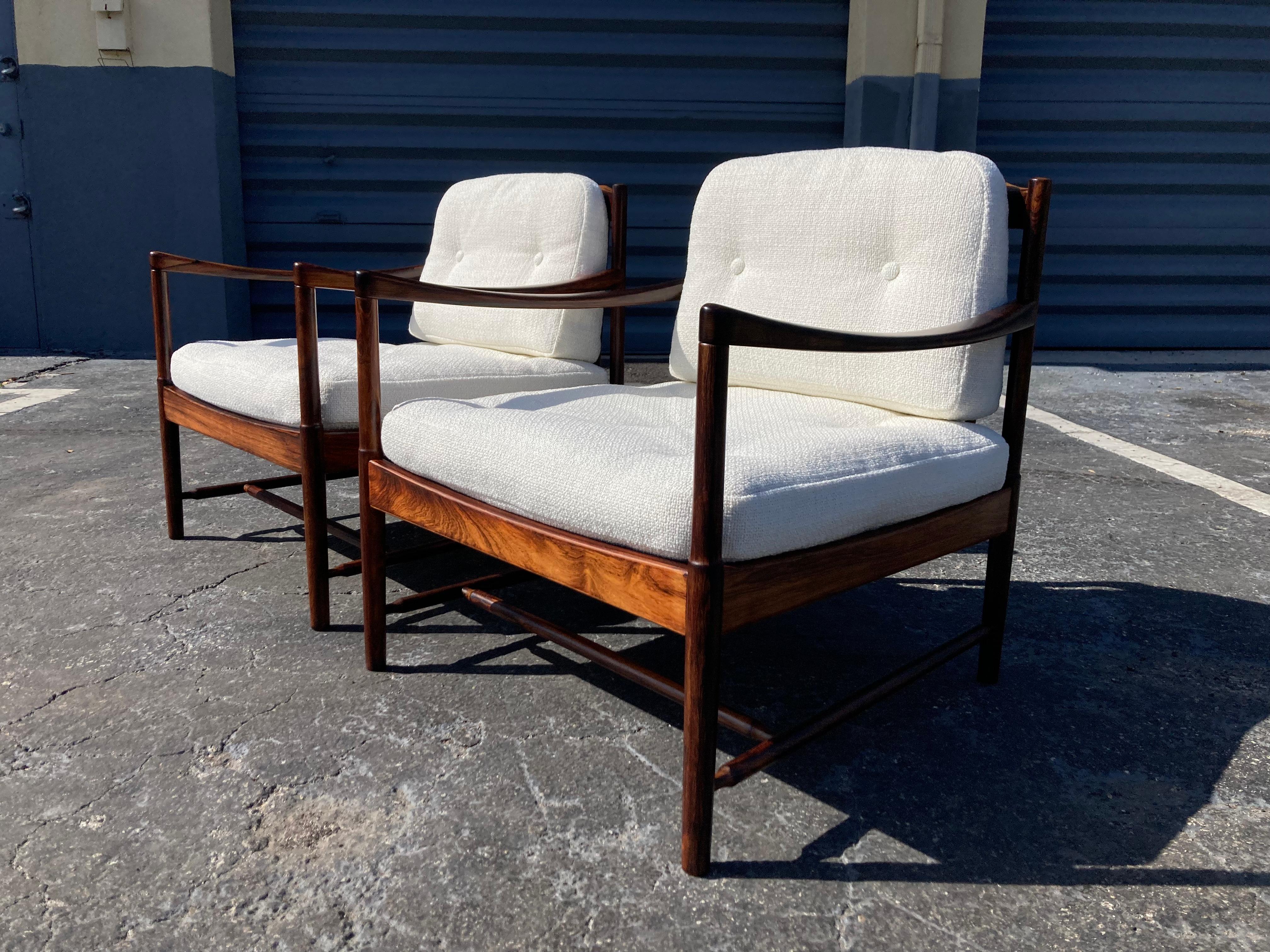 Mid-Century Modern Pair of Rosewood Lounge Chairs Attributed to Kofod Larsen, Danish Modern For Sale