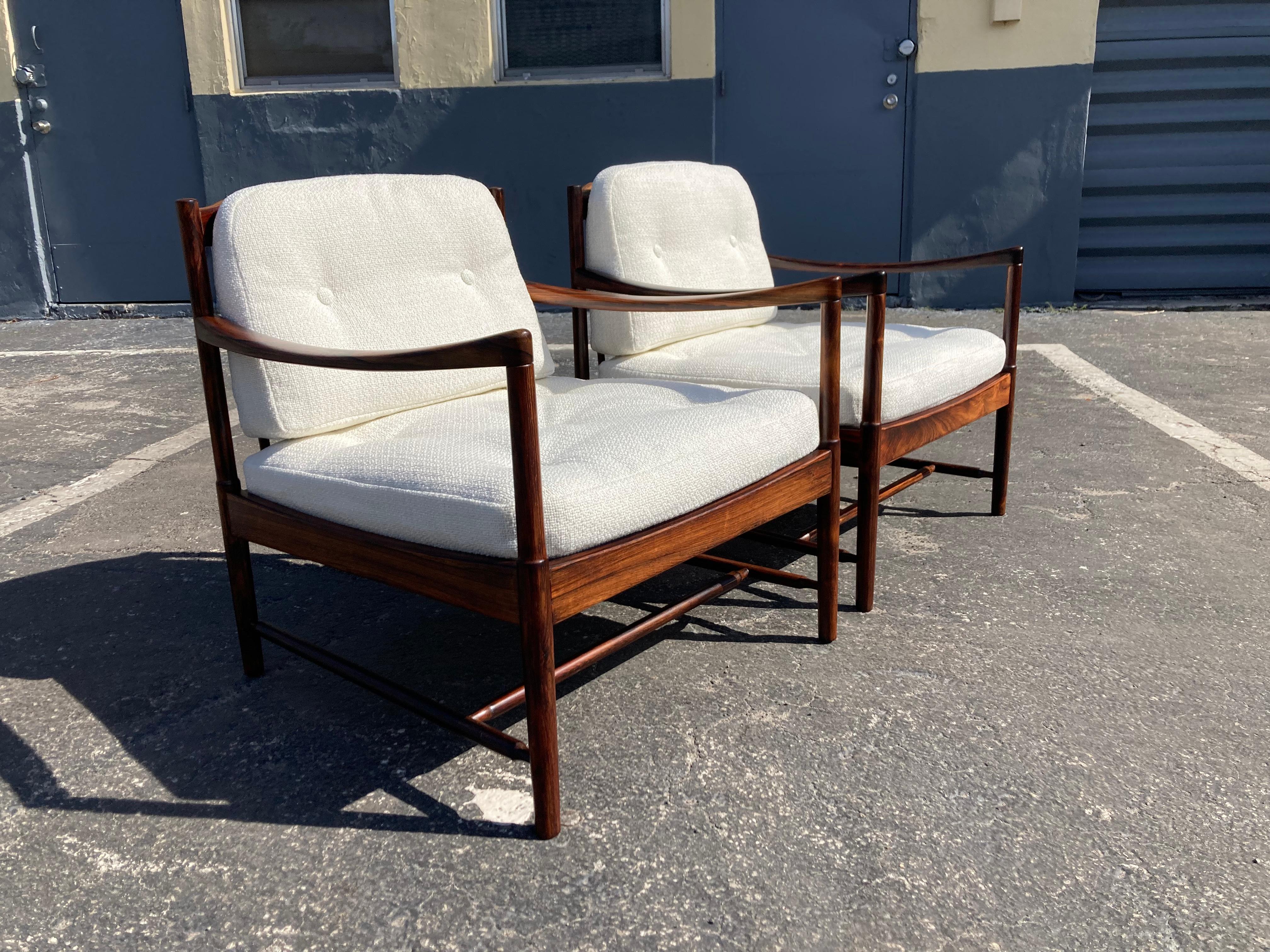 Swedish Pair of Rosewood Lounge Chairs Attributed to Kofod Larsen, Danish Modern For Sale