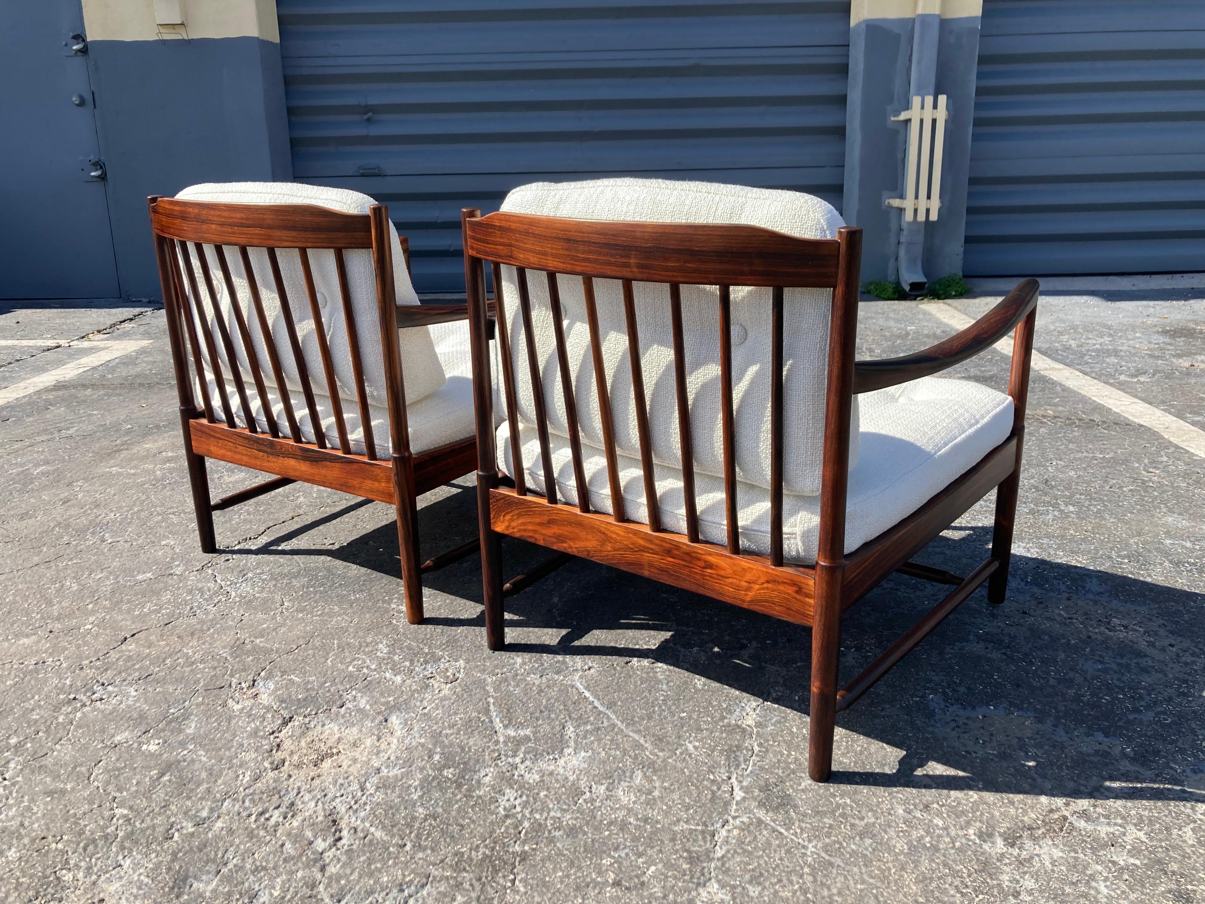 Pair of Rosewood Lounge Chairs Attributed to Kofod Larsen, Danish Modern In Excellent Condition For Sale In Miami, FL
