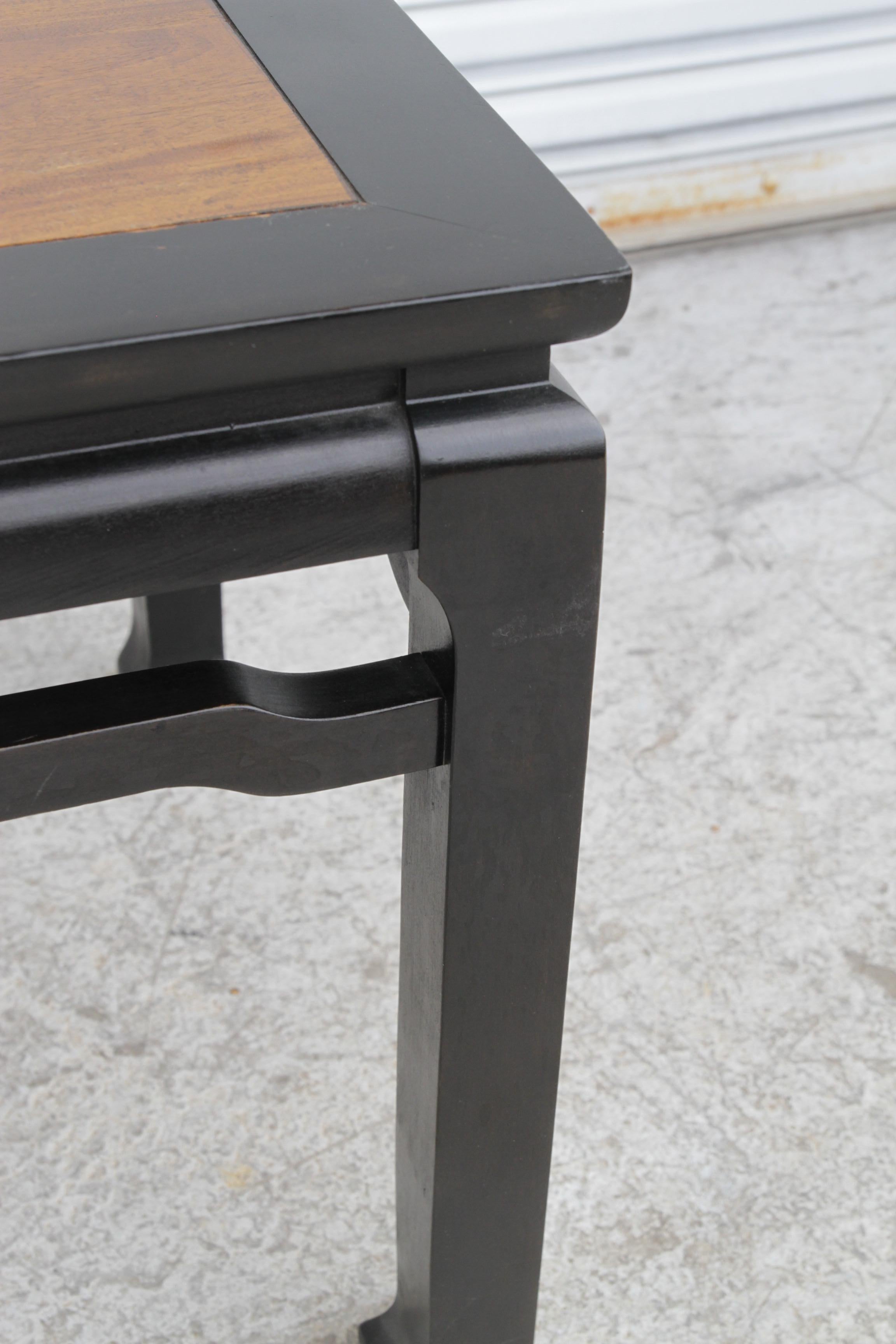 Pair of Walnut and Black Lacquer Chin Hua End Tables with Ming Style Legs For Sale 4