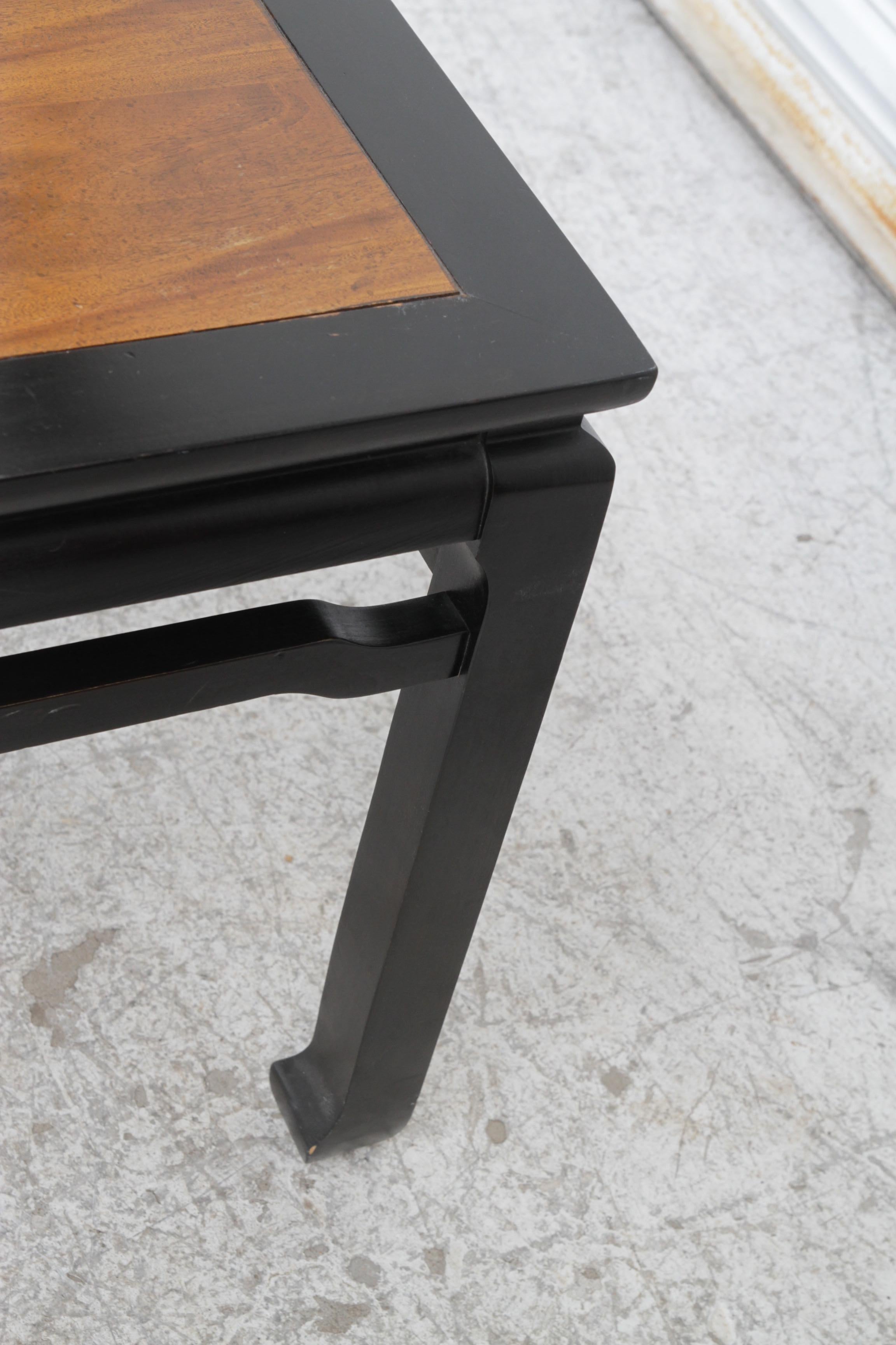 Pair of Walnut and Black Lacquer Chin Hua End Tables with Ming Style Legs For Sale 3