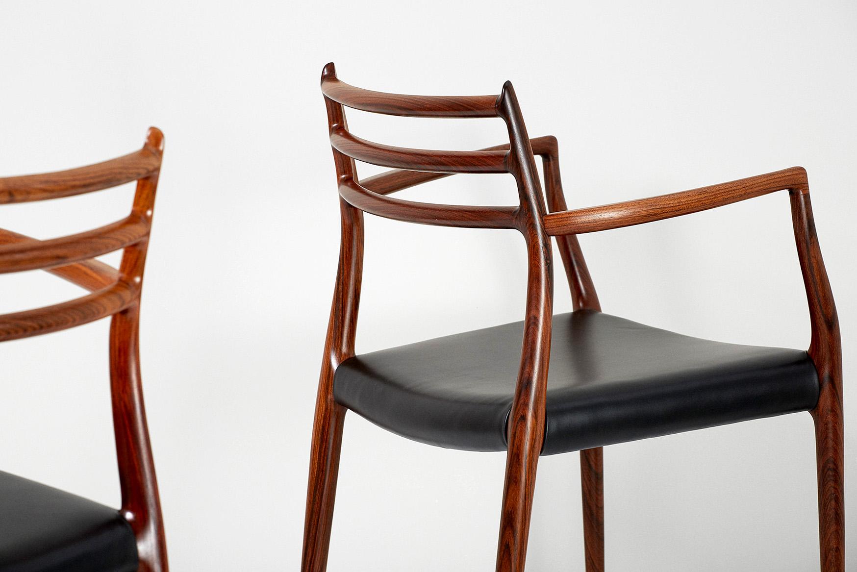 Paire de fauteuils en bois de rose modèle 62 par Niels Moller, 1962 en vente 1