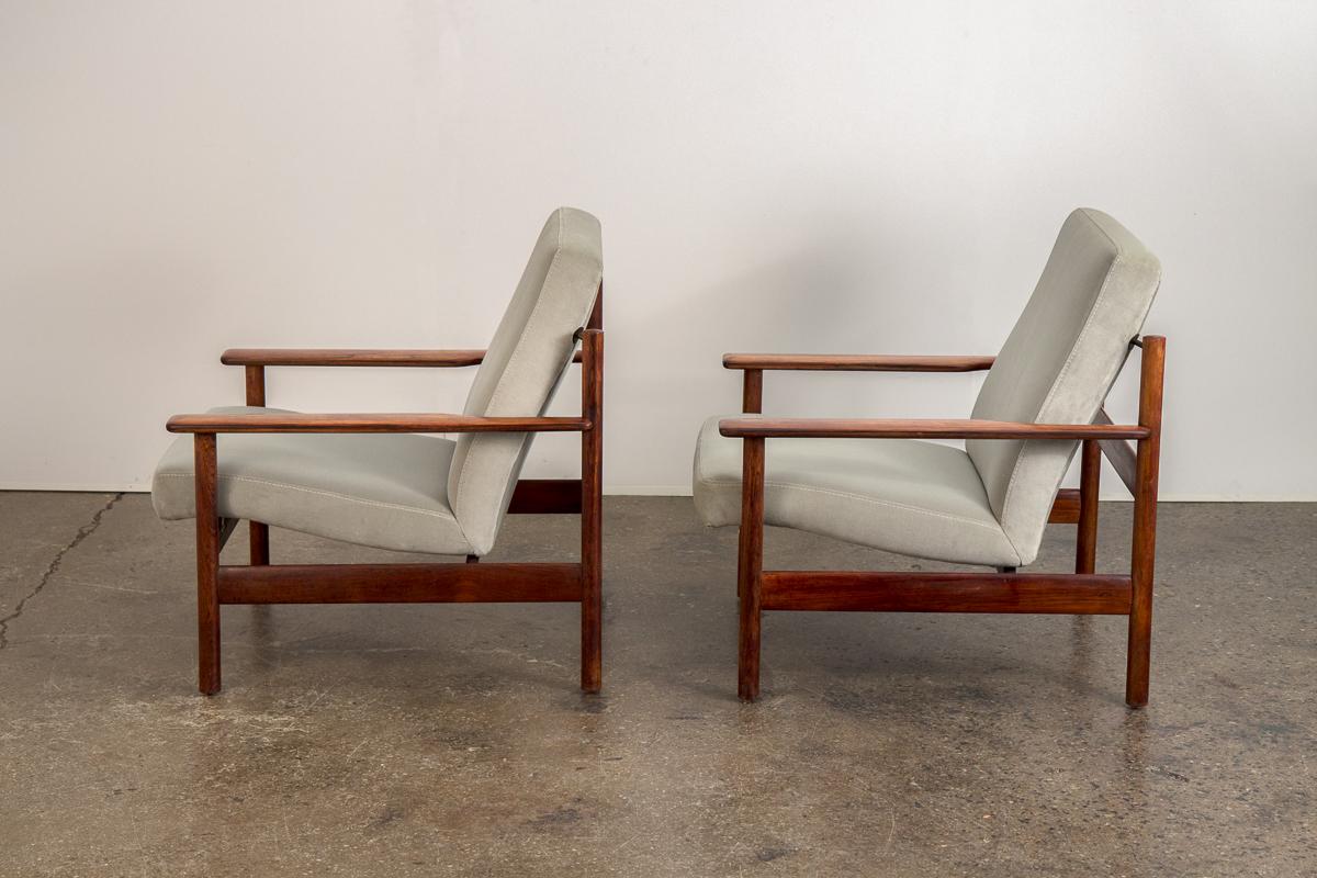 Scandinavian Modern Pair of Rosewood Modern Lounge Chairs
