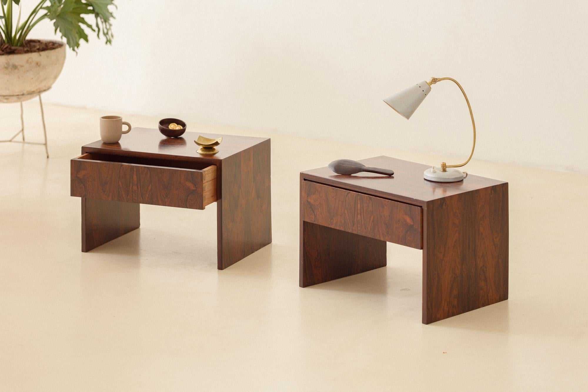 Mid-Century Modern Pair of Rosewood Nightstands by Unknown Designer, 1960s, Brazilian Midcentury For Sale