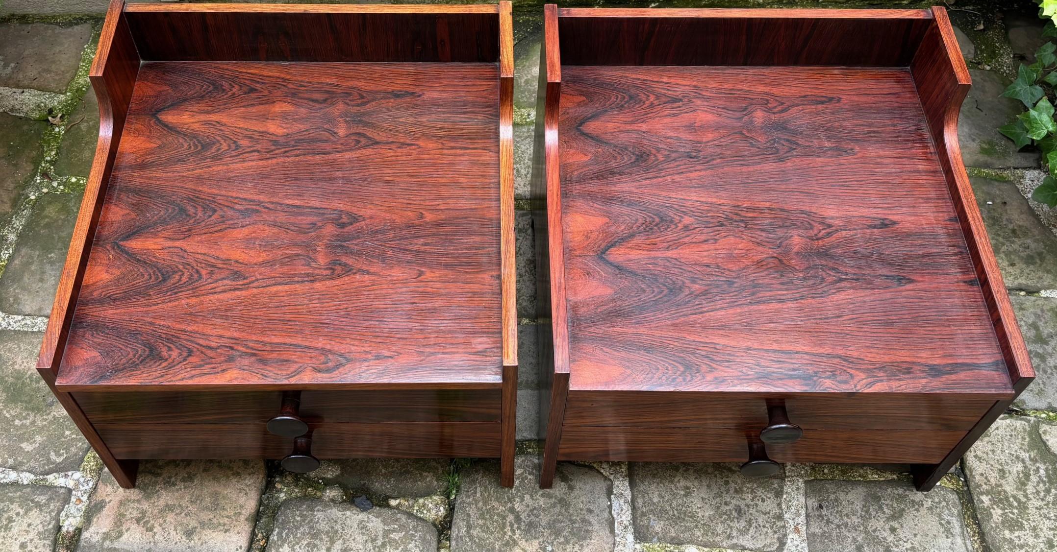Pair of Rosewood nightstands For Sale 1