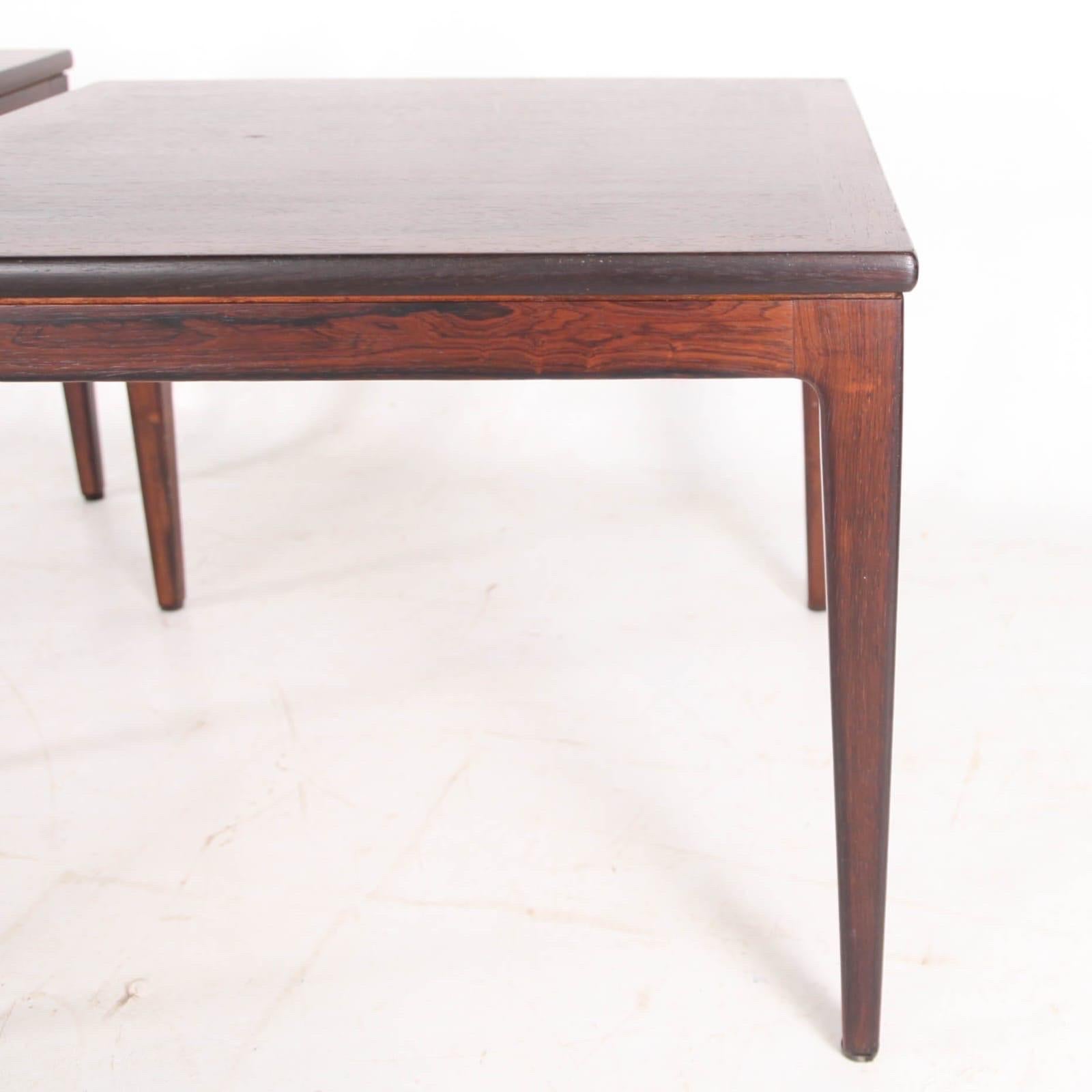 Bois de rose Paire de tables d'appoint en bois de rose en vente