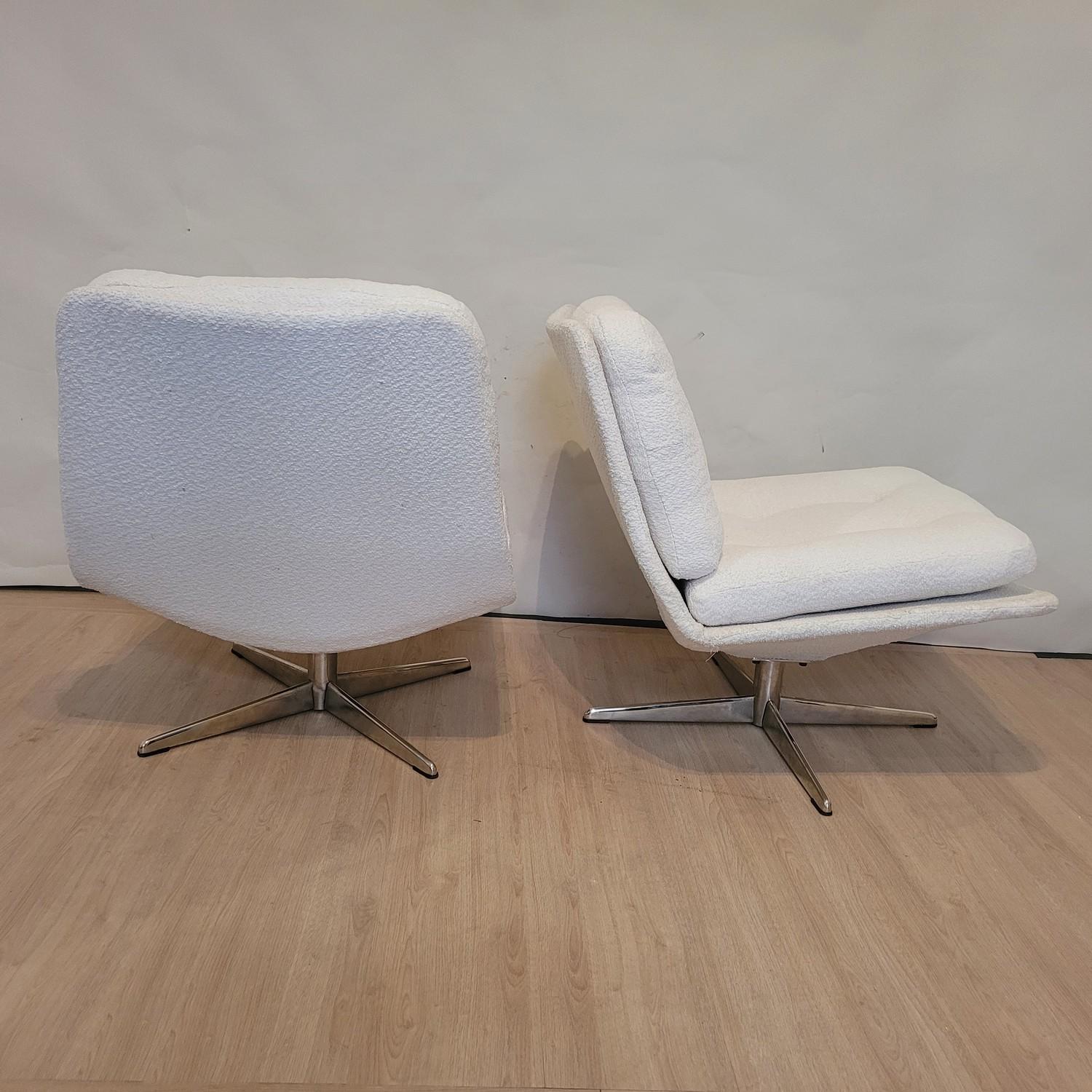 Pair Of Rotating Low Chairs, Bouclette Fabric, 20th Century For Sale 1