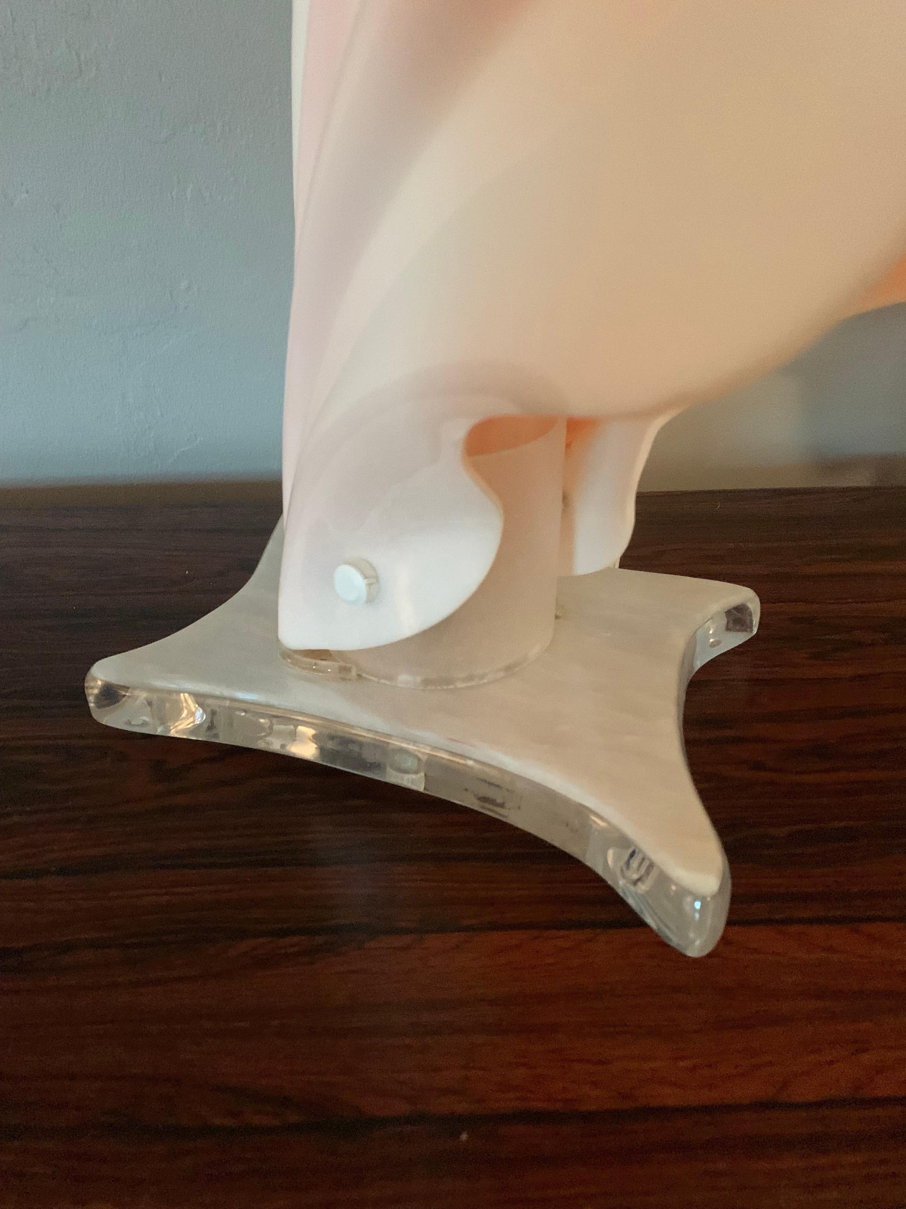 Pair of Rougier Style Acrylic Lamps in White and Peach In Good Condition For Sale In Boynton Beach, FL