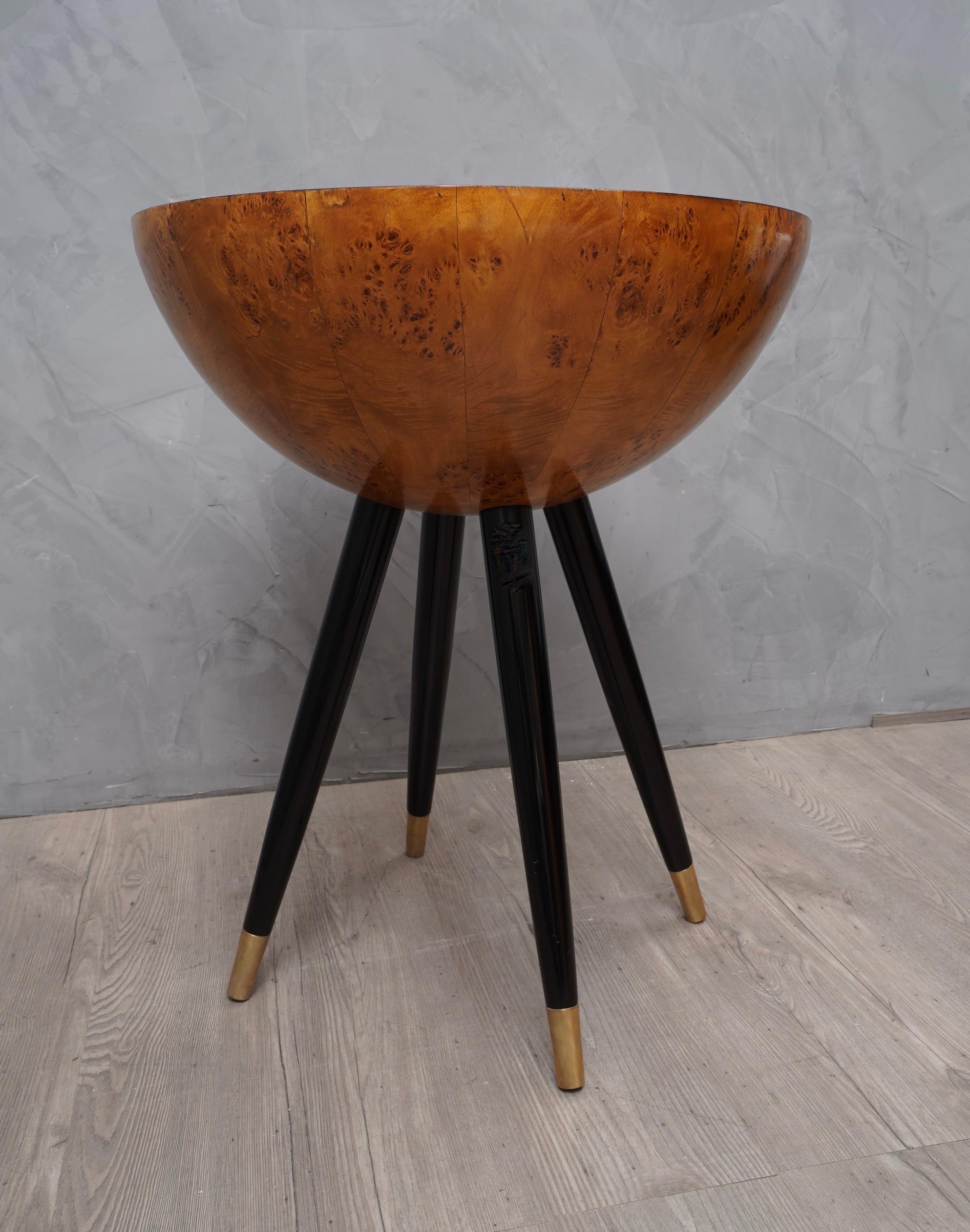 Art Deco Pair of Round and Flat Poplar Wood and Brass Italian Side Table, 1930