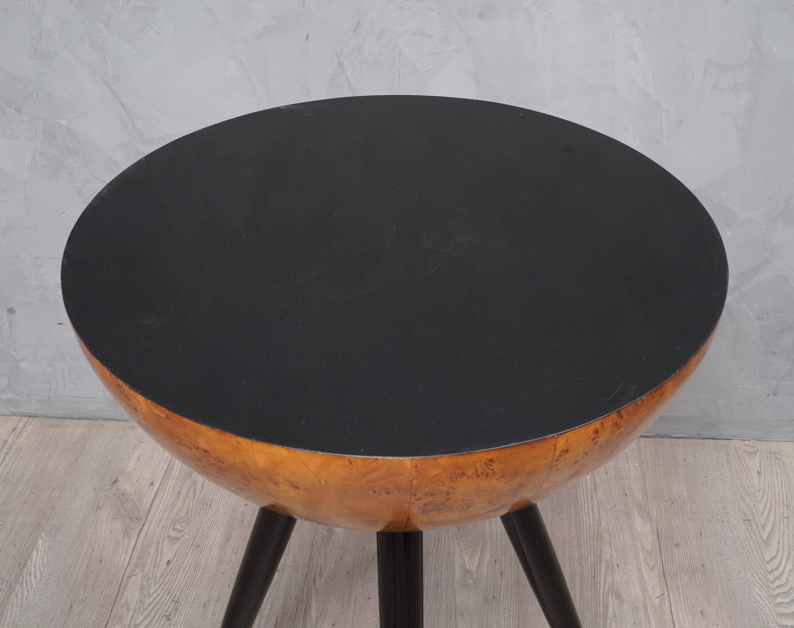 Pair of Round and Flat Poplar Wood and Brass Italian Side Table, 1930 In Good Condition In Rome, IT