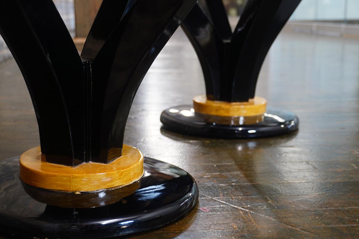 Pair of Round Art Deco  Burlwood and Ebonized Side Tables In Good Condition In Chicago, IL