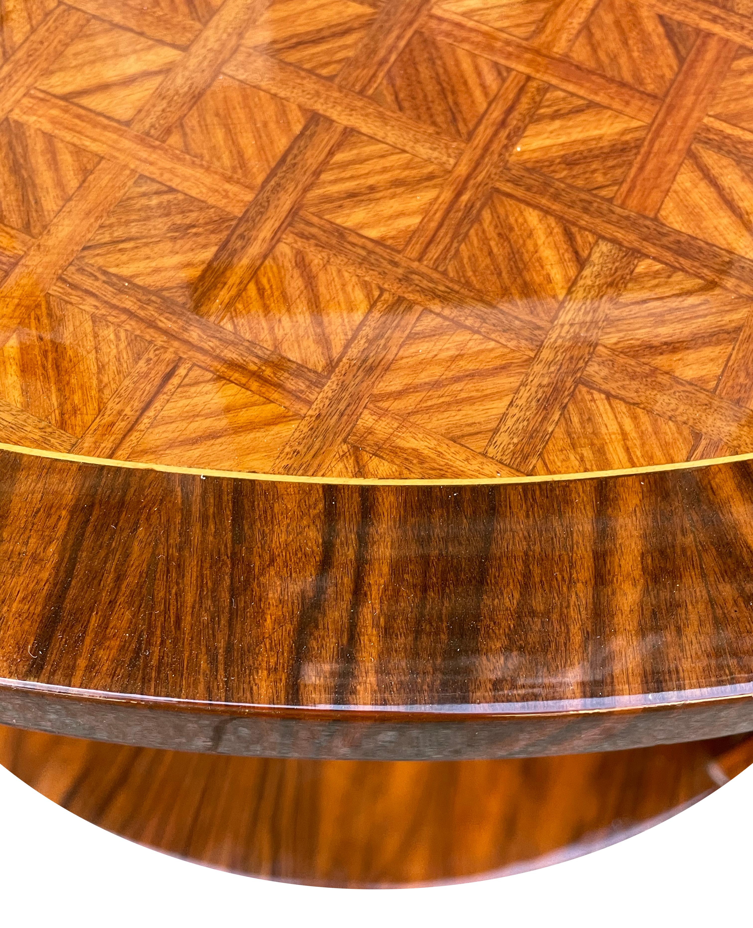 Pair of round Art Deco coffee tables en vente 5
