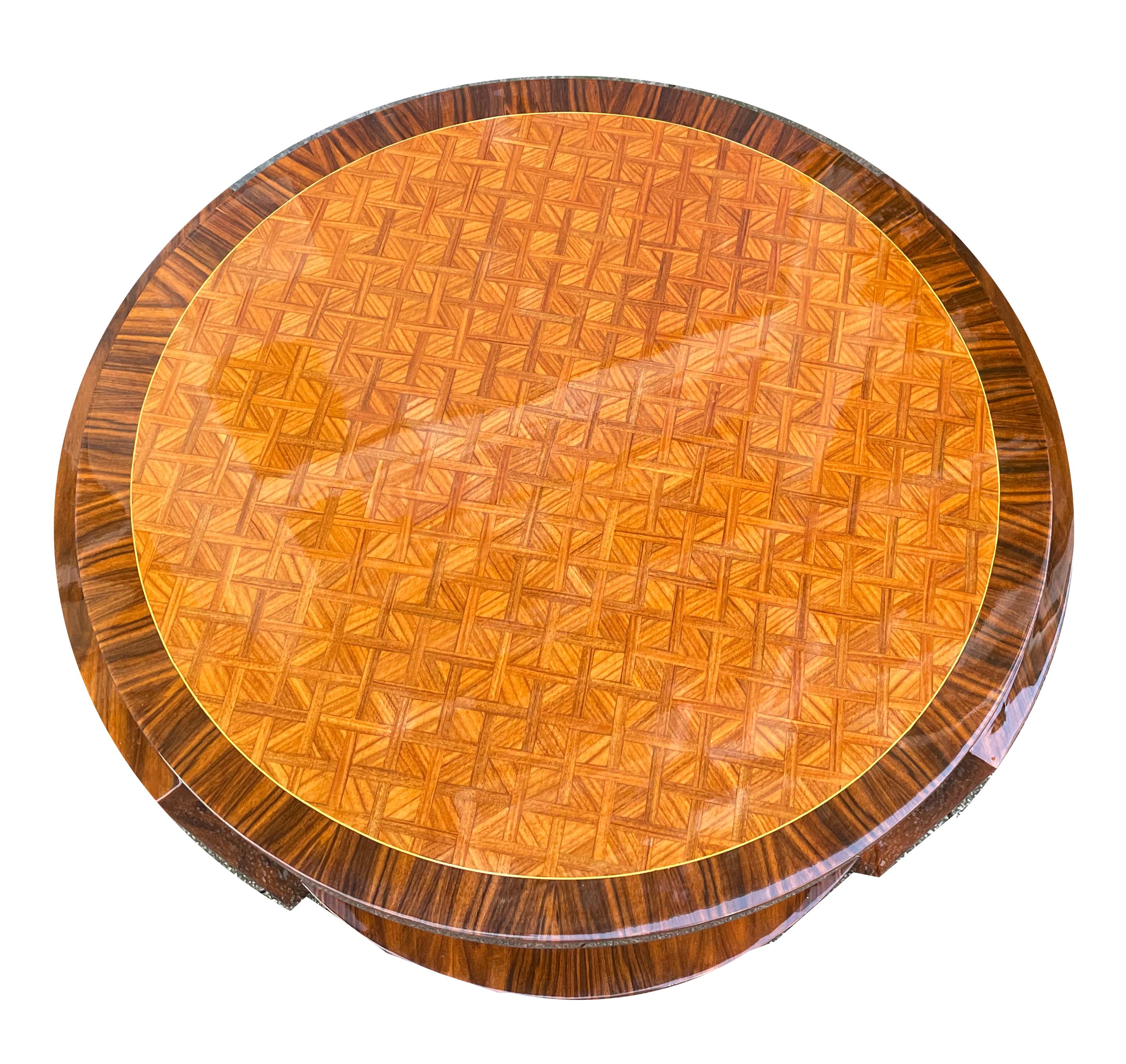 Pair of round Art Deco coffee tables en vente 9