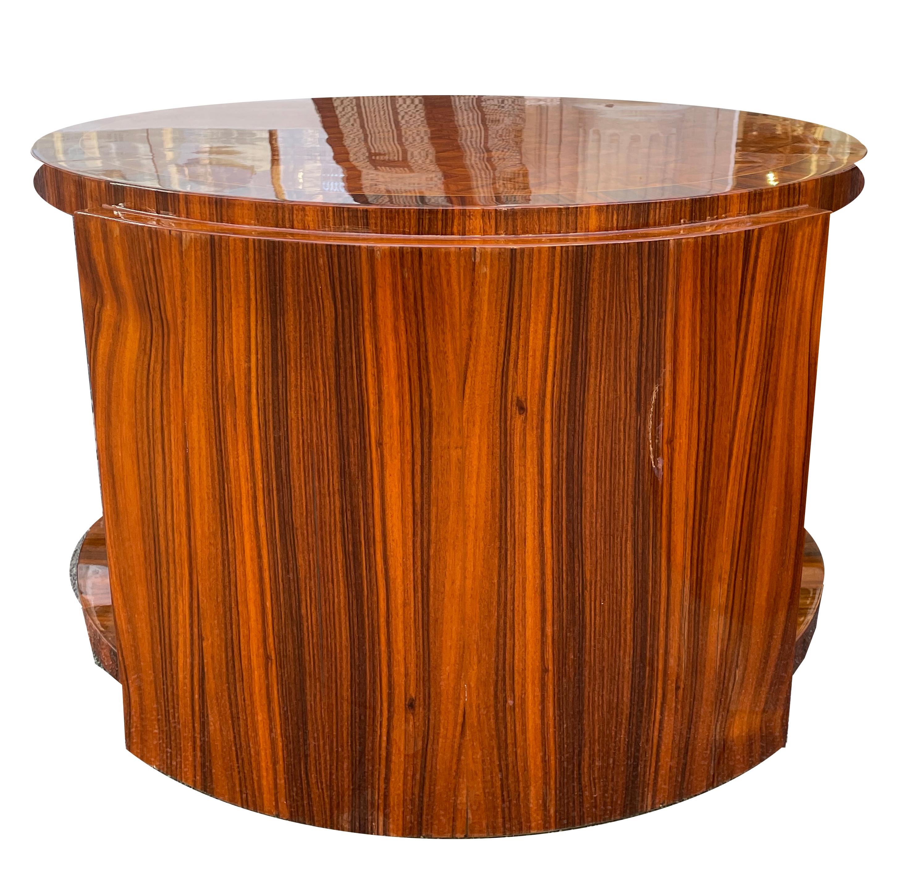 Pair of round Art Deco coffee tables en vente 1