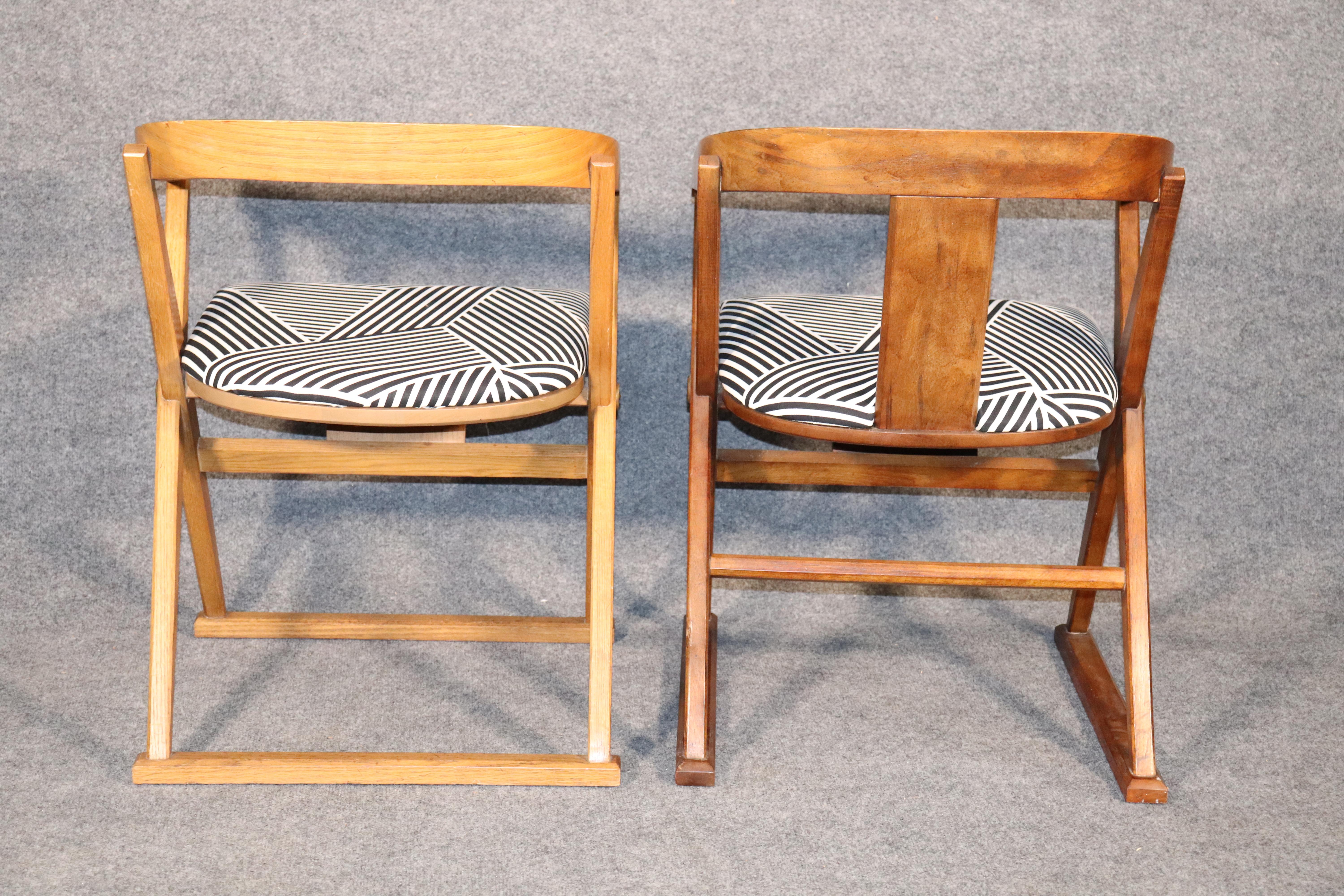 Mid-Century Modern Pair of Round Back Chairs For Sale