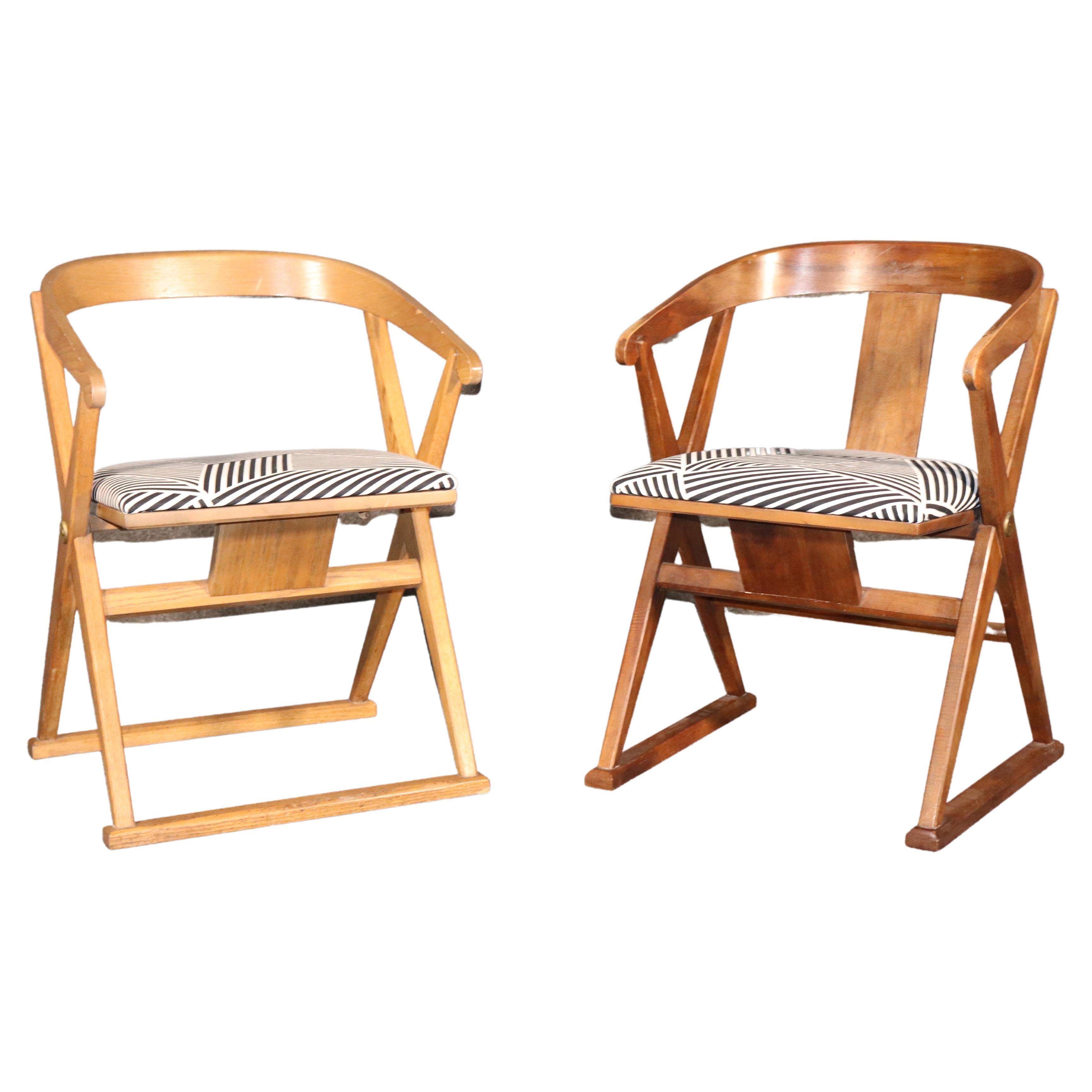 Paar Stühle mit runder Rückenlehne