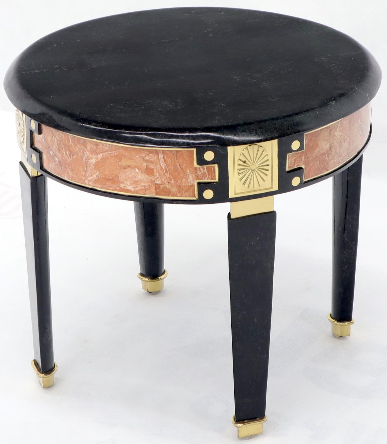 Pair of Round Brass and Black Marble Top End Side Tables In Excellent Condition In Rockaway, NJ