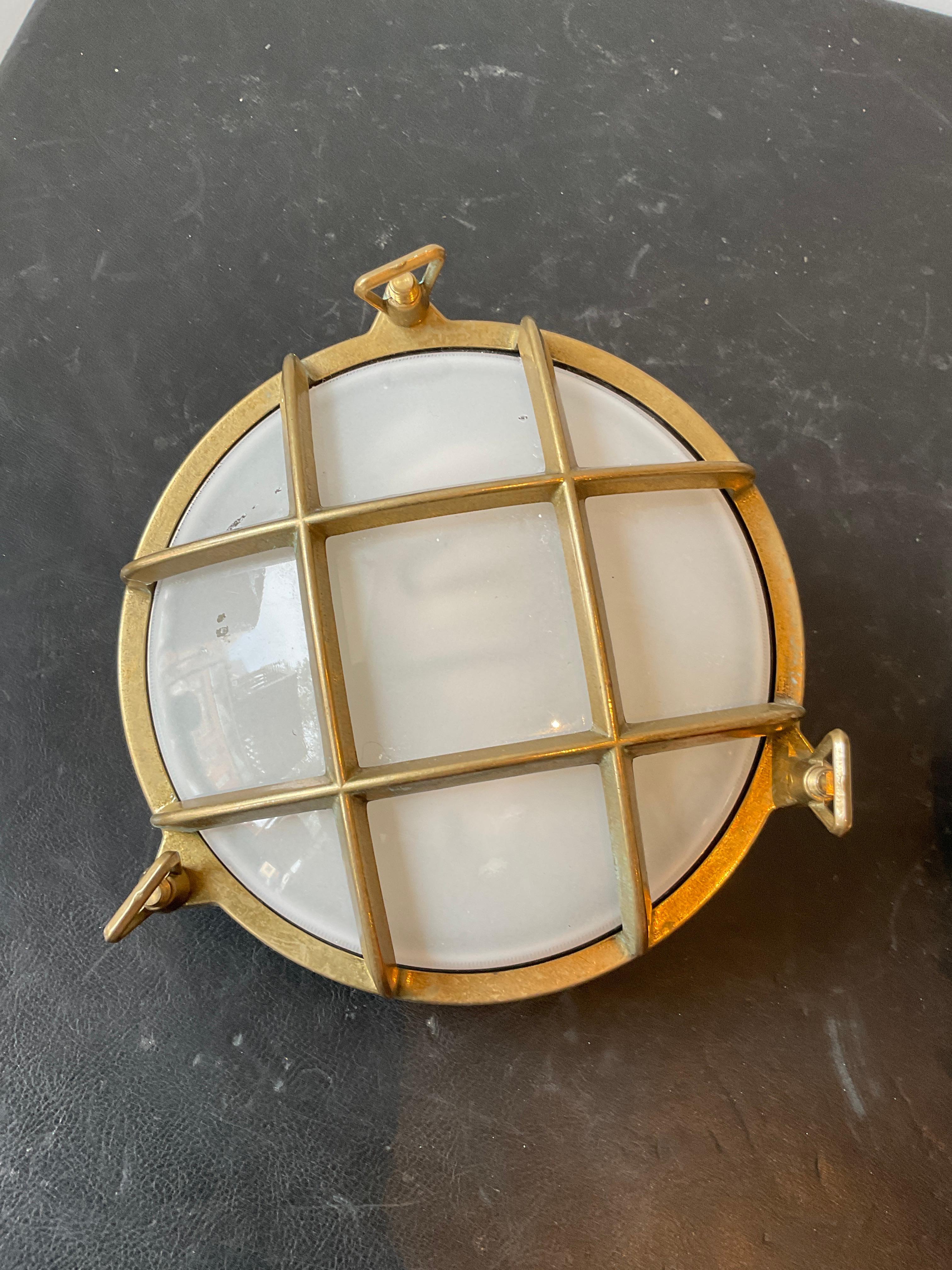 Pair Of Round  Brass Nautical Sconces In Good Condition For Sale In Tarrytown, NY