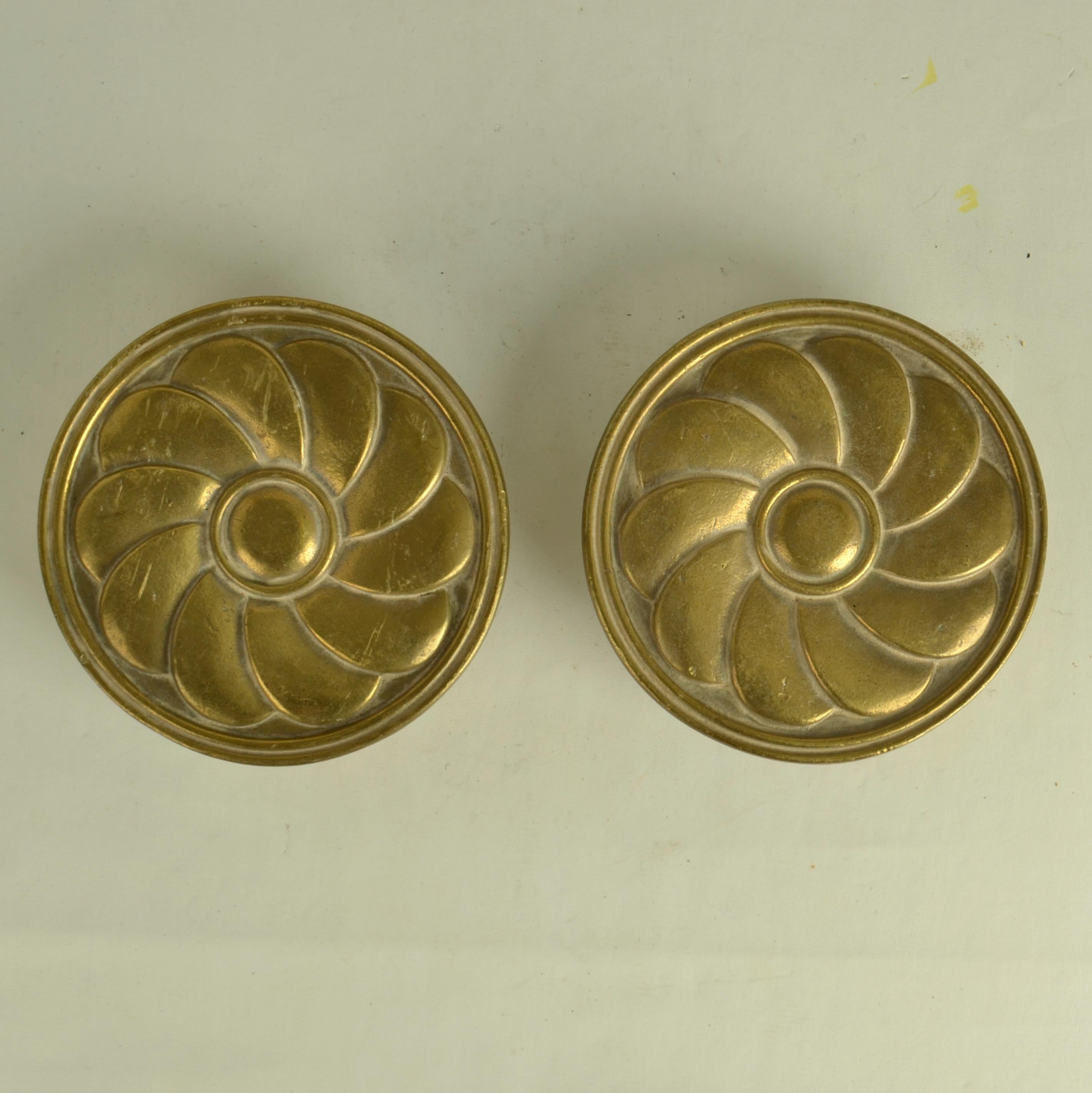 Pair of Round Bronze Push Pull Relief Door Handles with Flower Relief For Sale 2