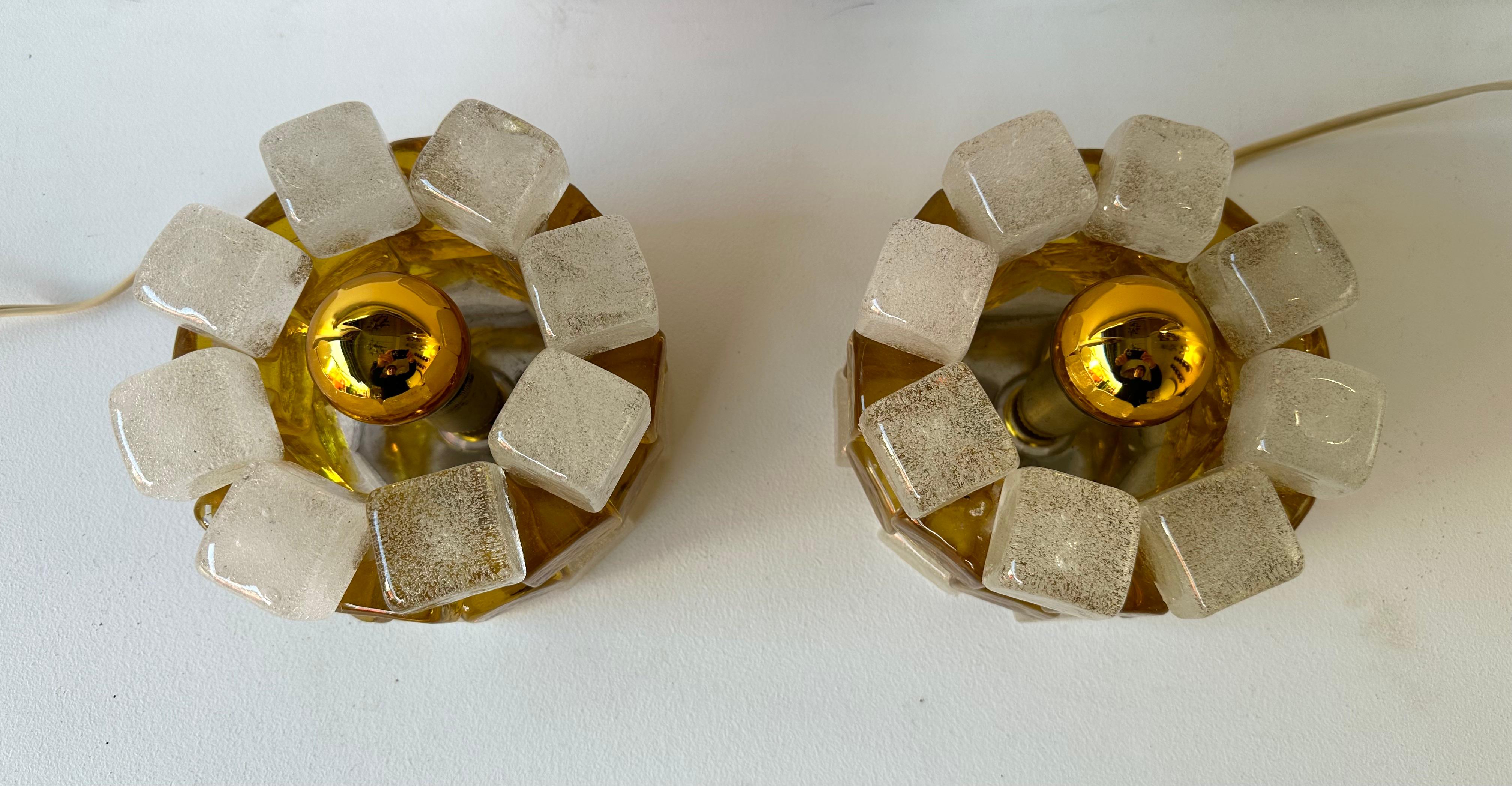 Late 20th Century Pair of Round Bubble Glass Cube Lamps by Poliarte, Italy, 1970s For Sale