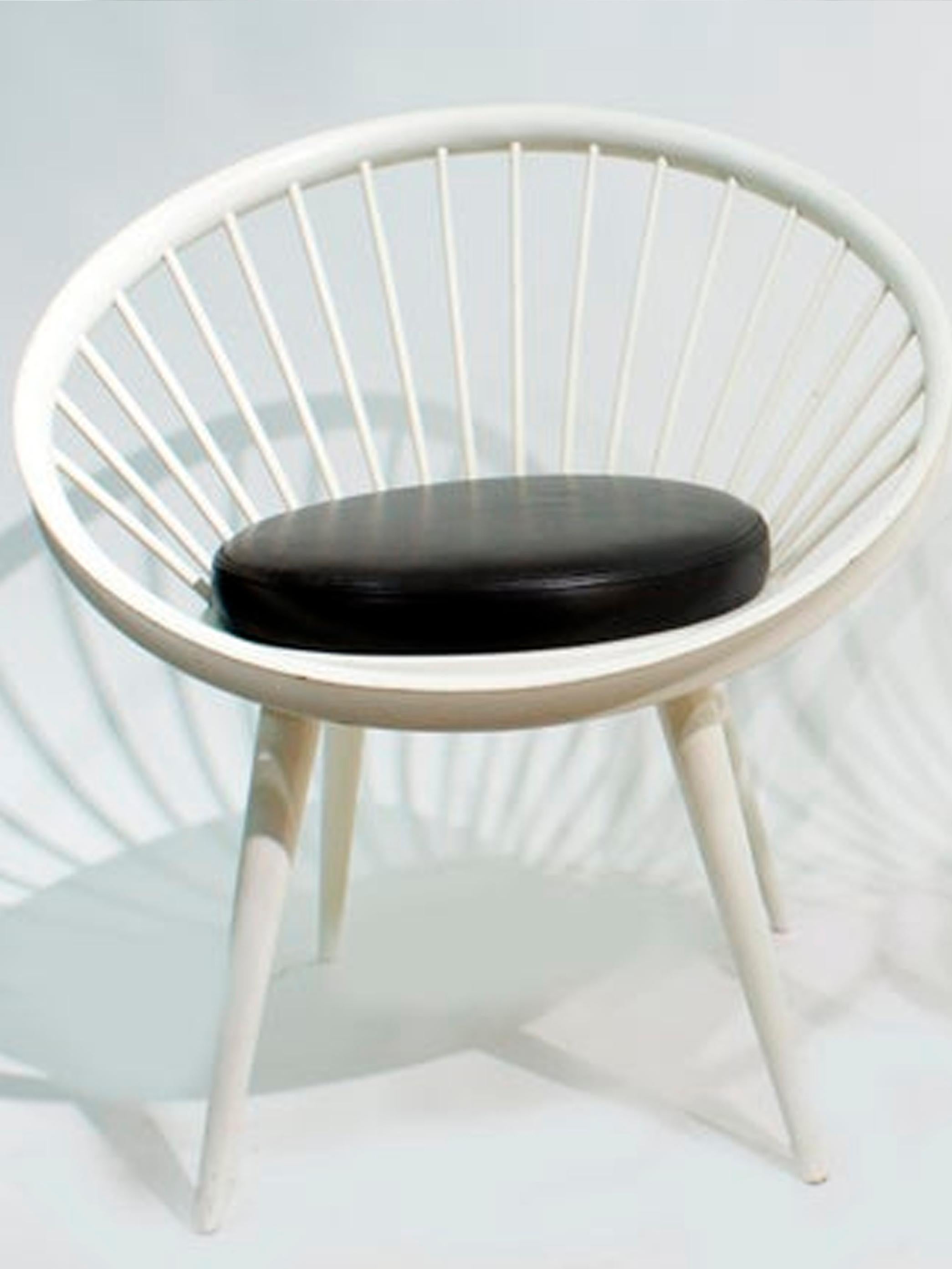 Pelle Coppia di sedie rotonde di Yngve Ekstrom, 1960 in vendita