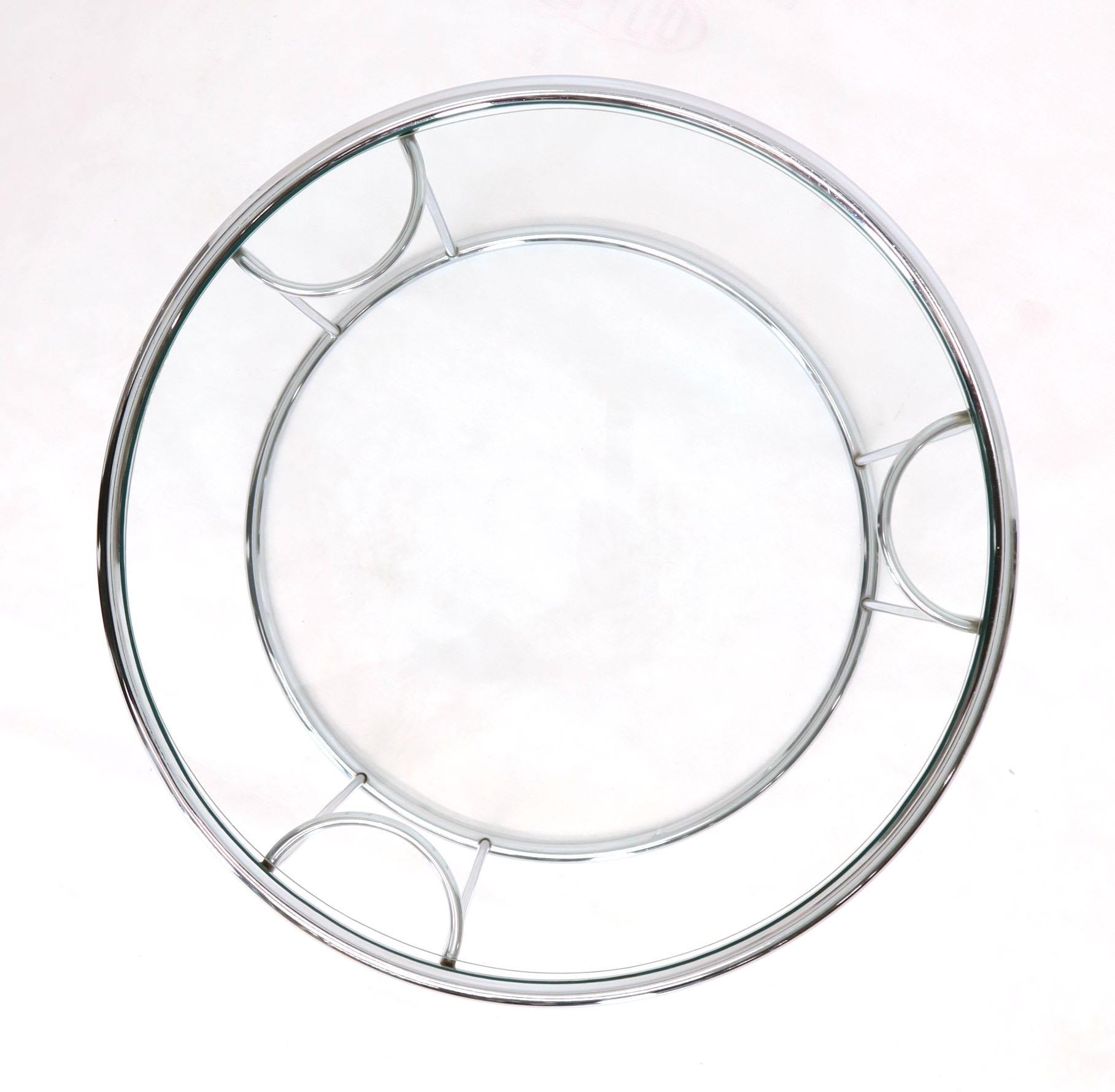 Mid-Century Modern Pair of Round Chrome and Glass Nesting Side End Table 6 Pieces Set For Sale
