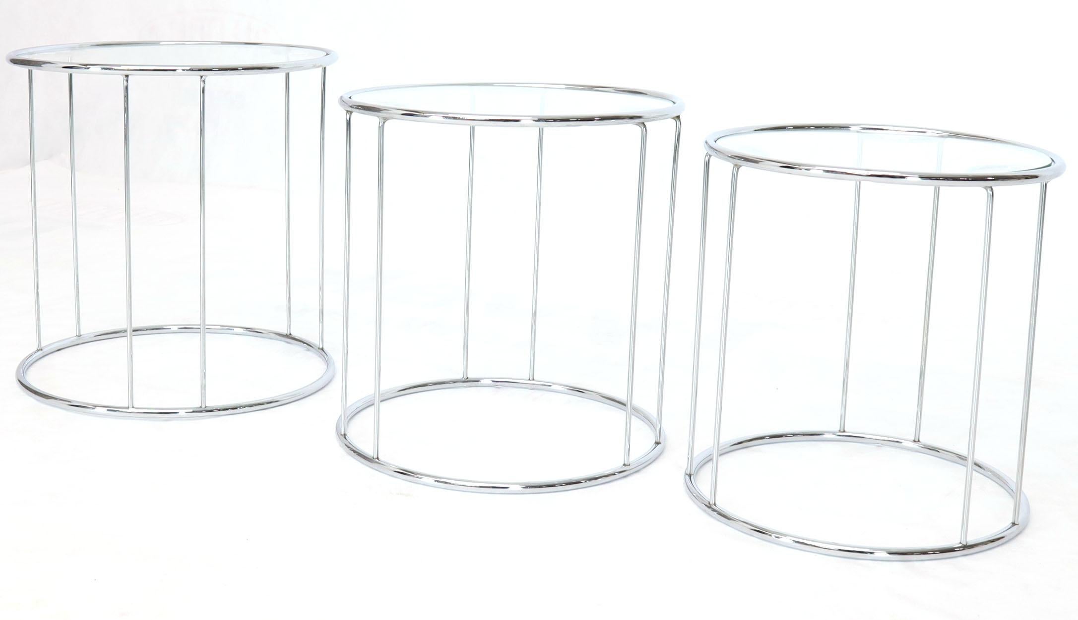 20th Century Pair of Round Chrome and Glass Nesting Side End Table 6 Pieces Set For Sale