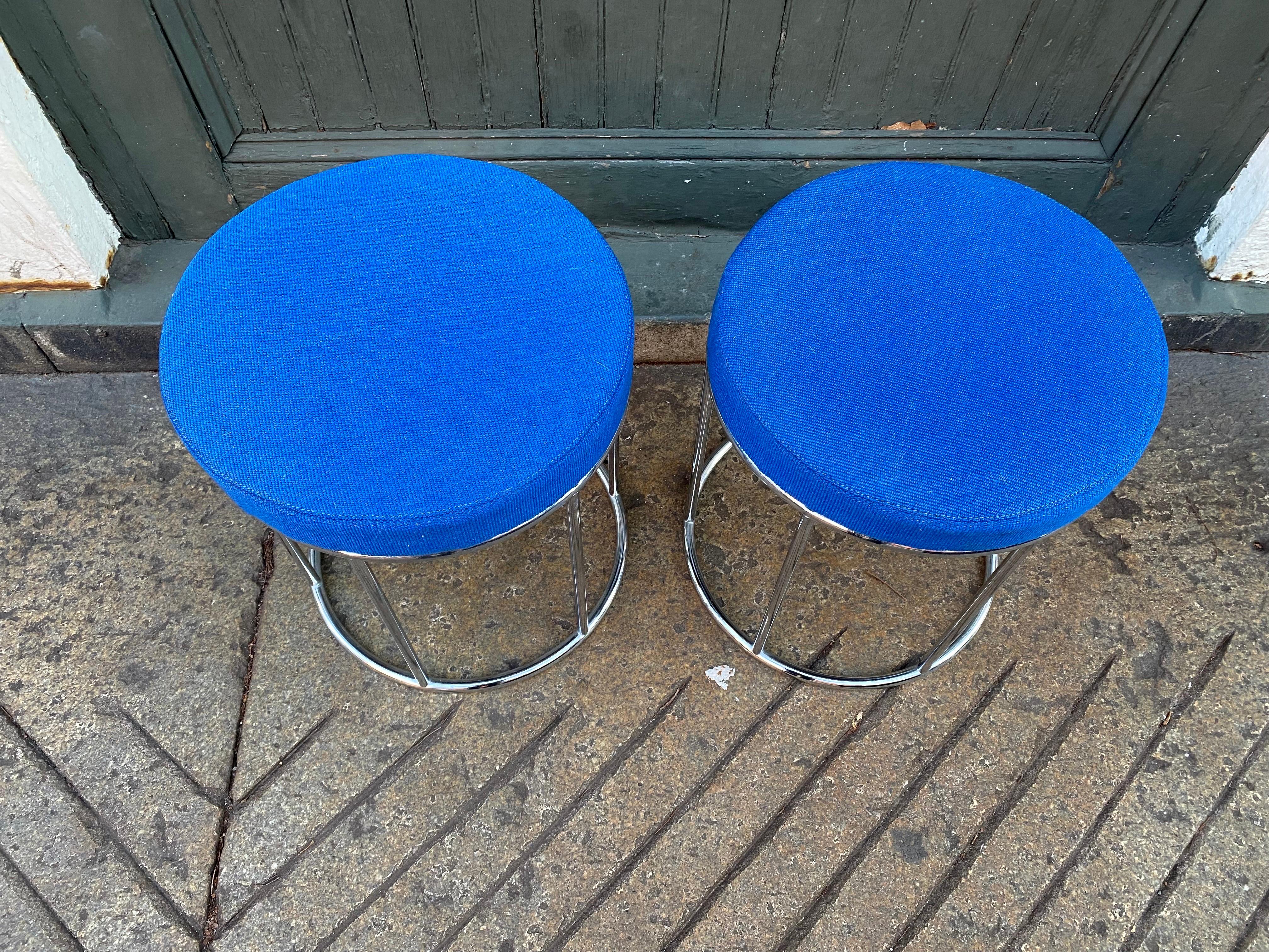 Milo Baughman Style Pair of Round Chrome Stools with Blue Upholstery In Good Condition For Sale In Philadelphia, PA