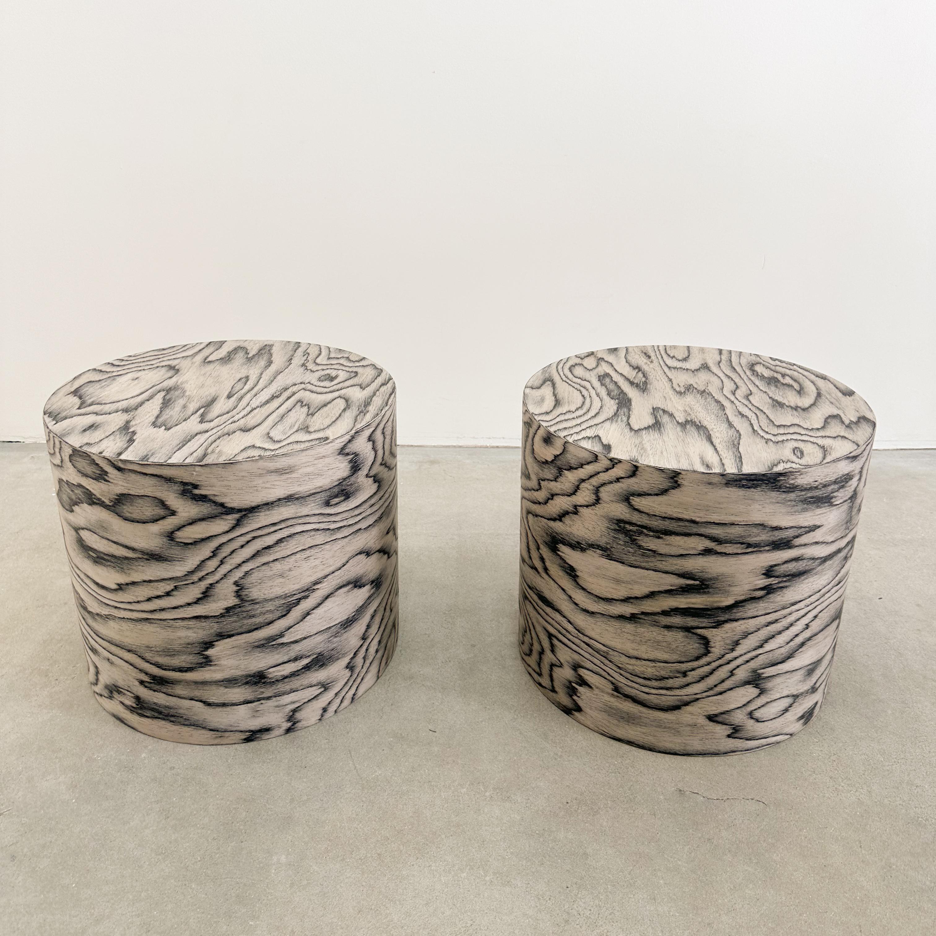 Pair of Round Cocktail Table Ettore Sottsass Veneer Side Table Postmodern In New Condition In Palm Desert, CA