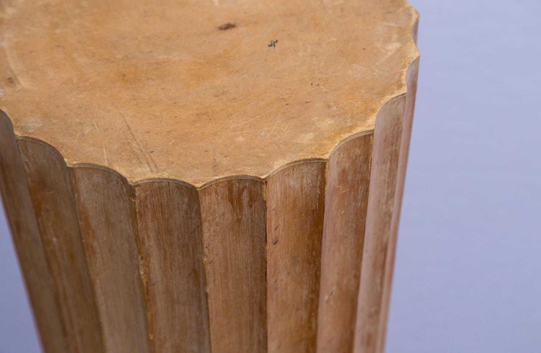 wood fluted columns