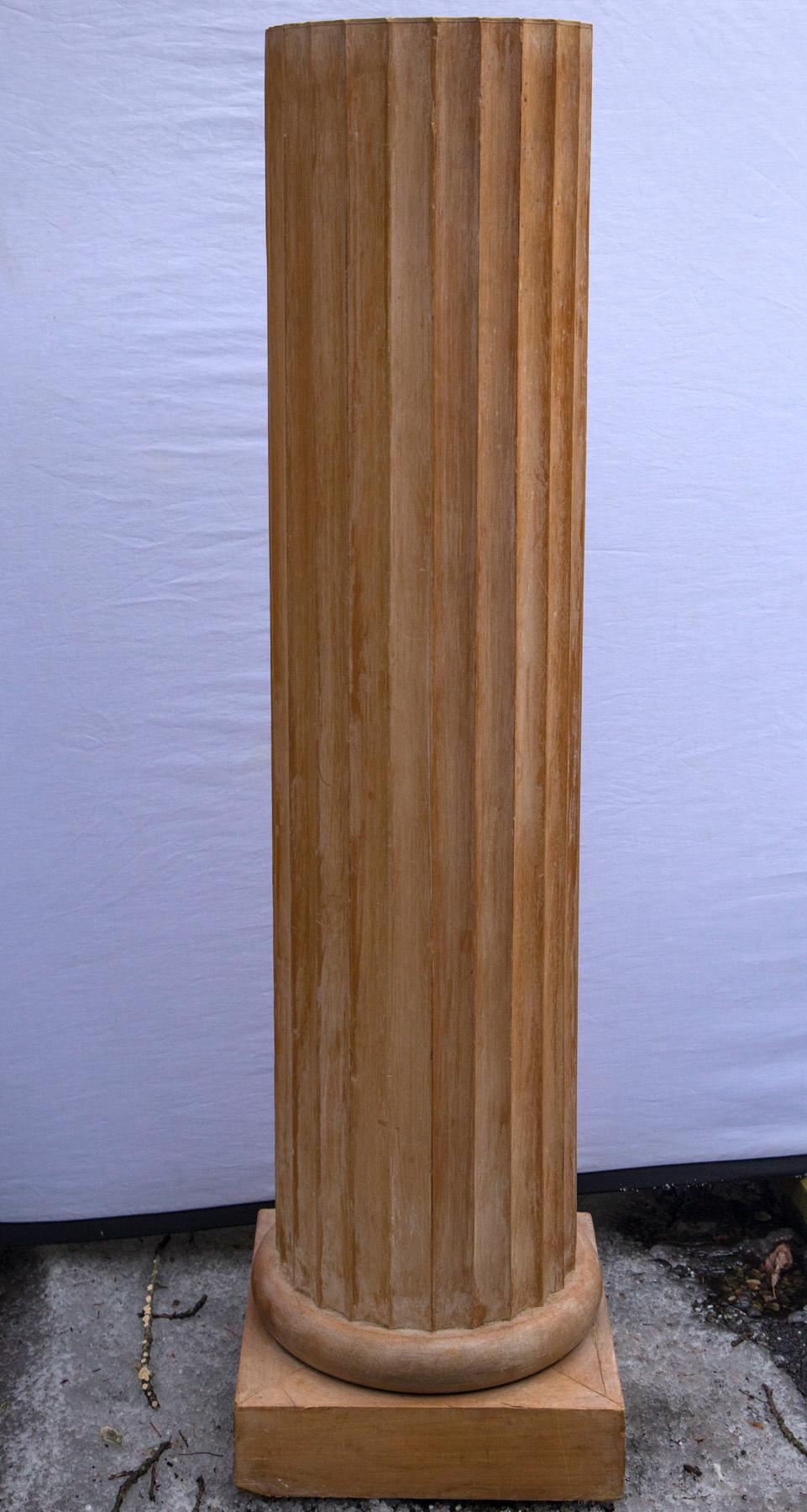 Pair of Round Fluted Wood Columns In Good Condition In Woodbury, CT